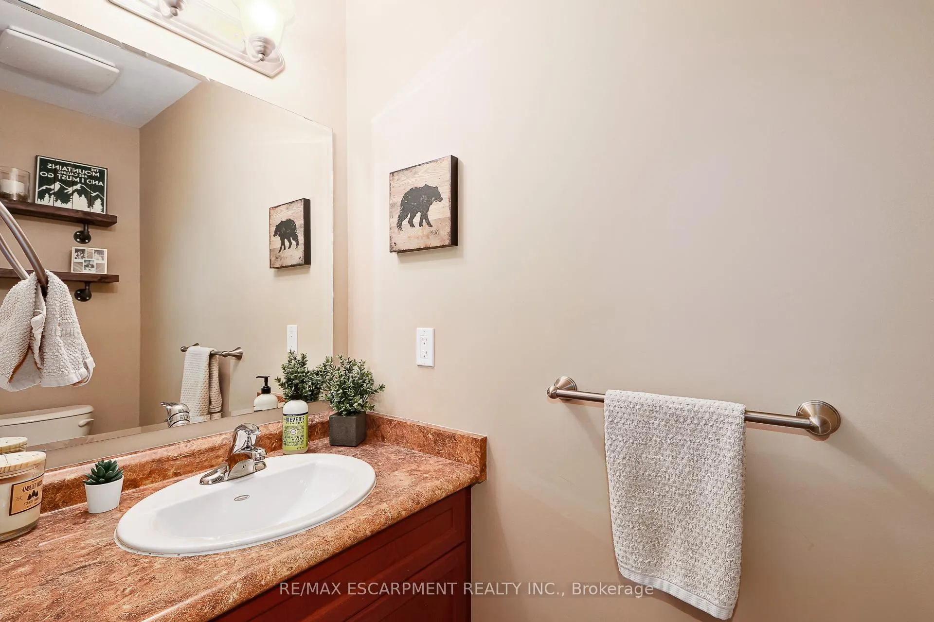 Photo 12 of 72 Silver Glen Boulevard, Collingwood — HOMEH