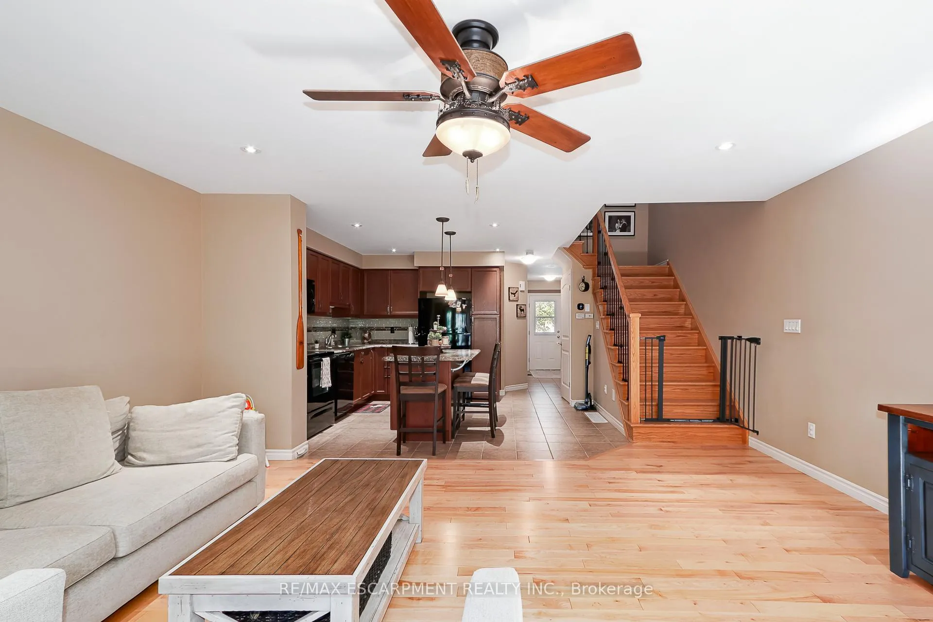 Photo 13 of 72 Silver Glen Boulevard, Collingwood — HOMEH