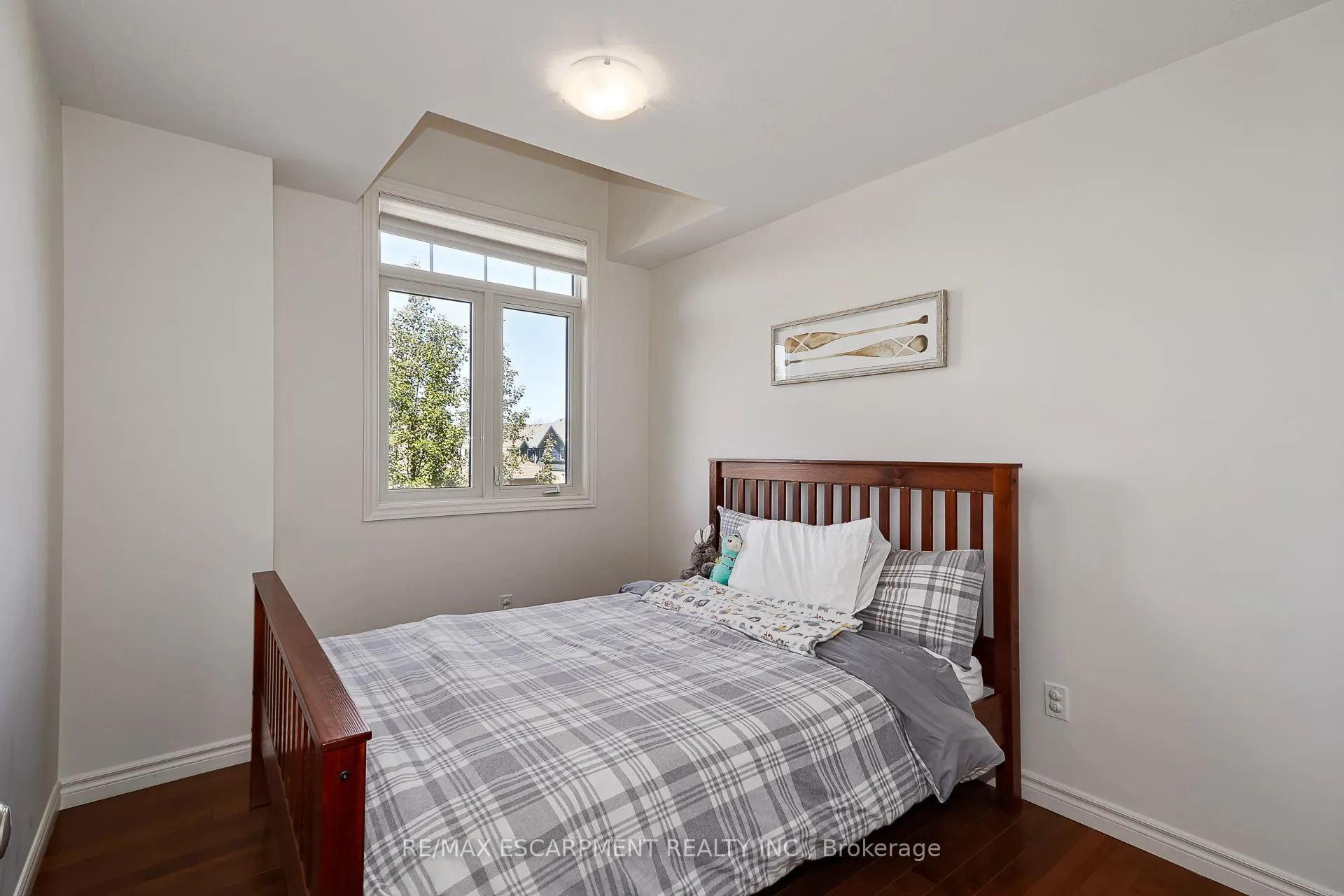 Photo 14 of 72 Silver Glen Boulevard, Collingwood — HOMEH