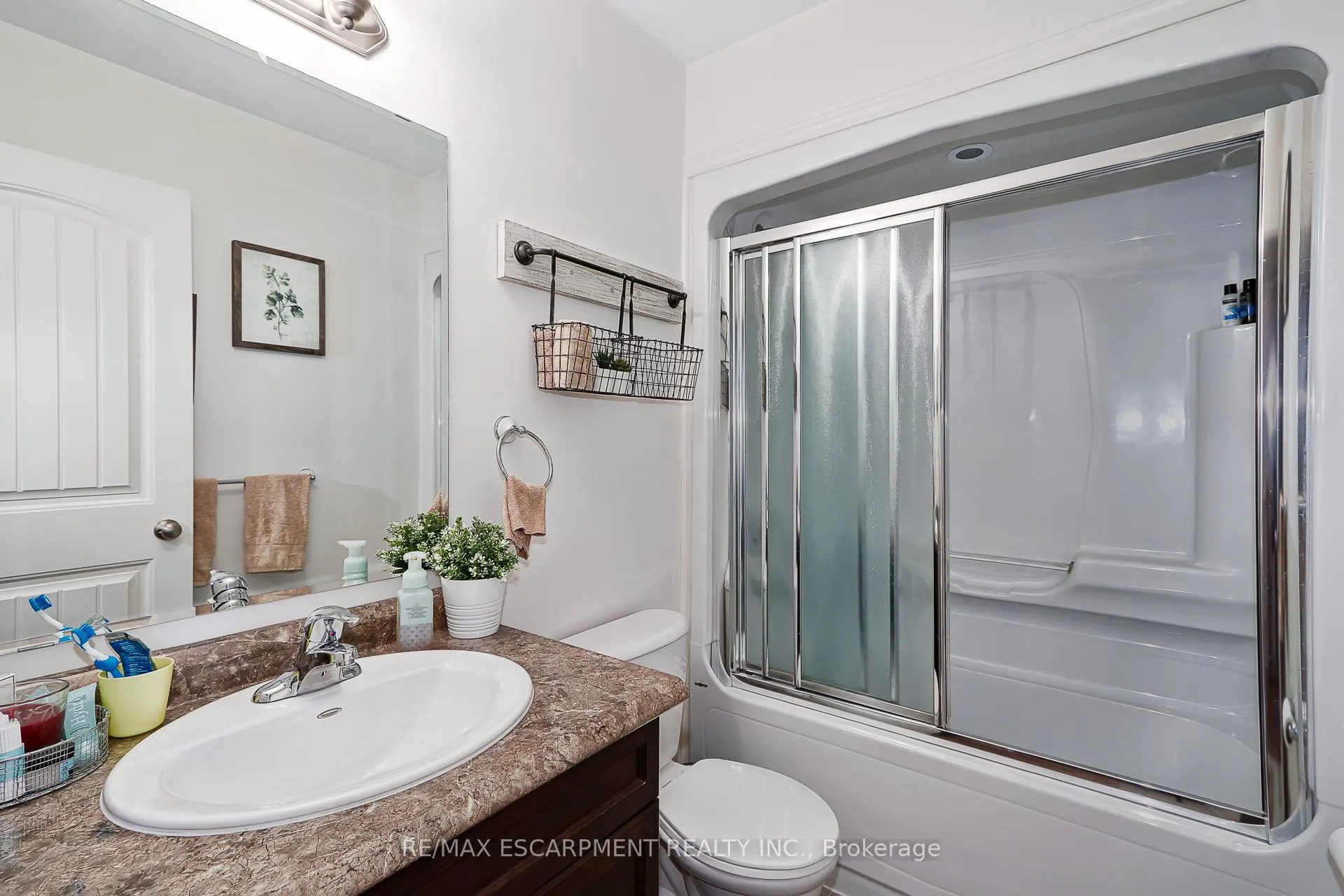 Photo 16 of 72 Silver Glen Boulevard, Collingwood — HOMEH