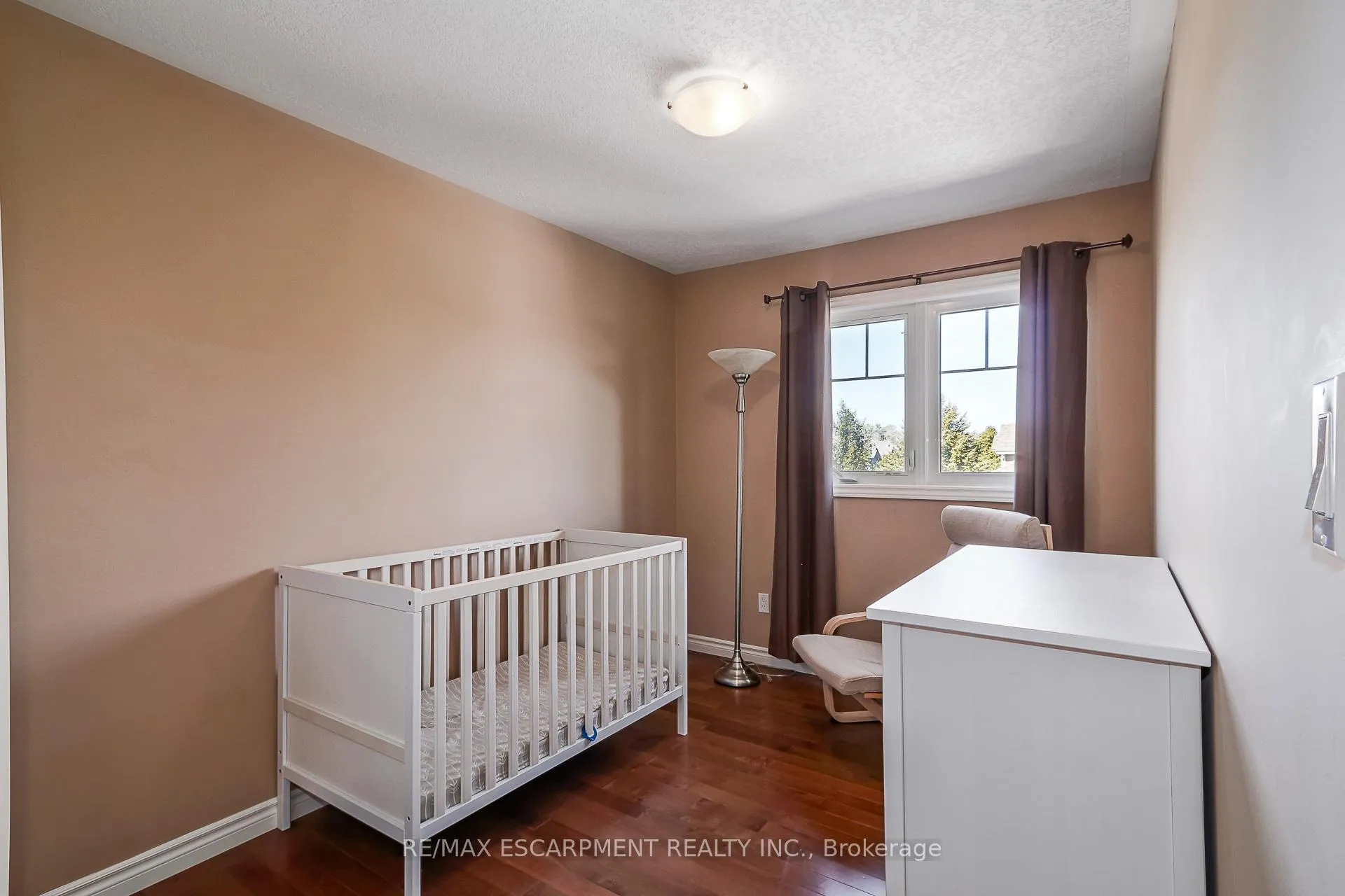Photo 17 of 72 Silver Glen Boulevard, Collingwood — HOMEH