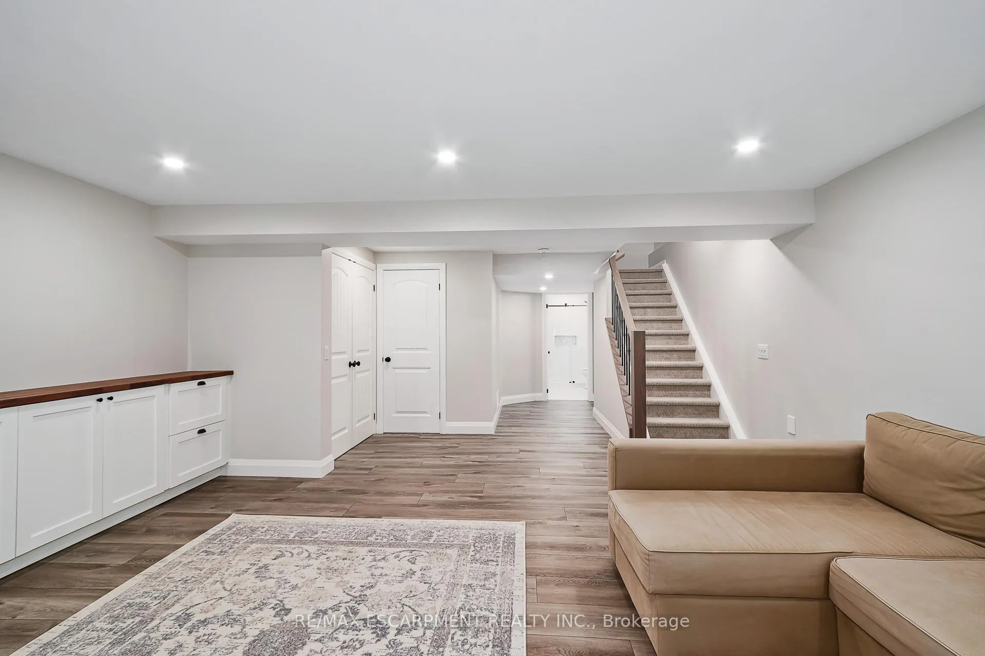 Photo 23 of 72 Silver Glen Boulevard, Collingwood — HOMEH