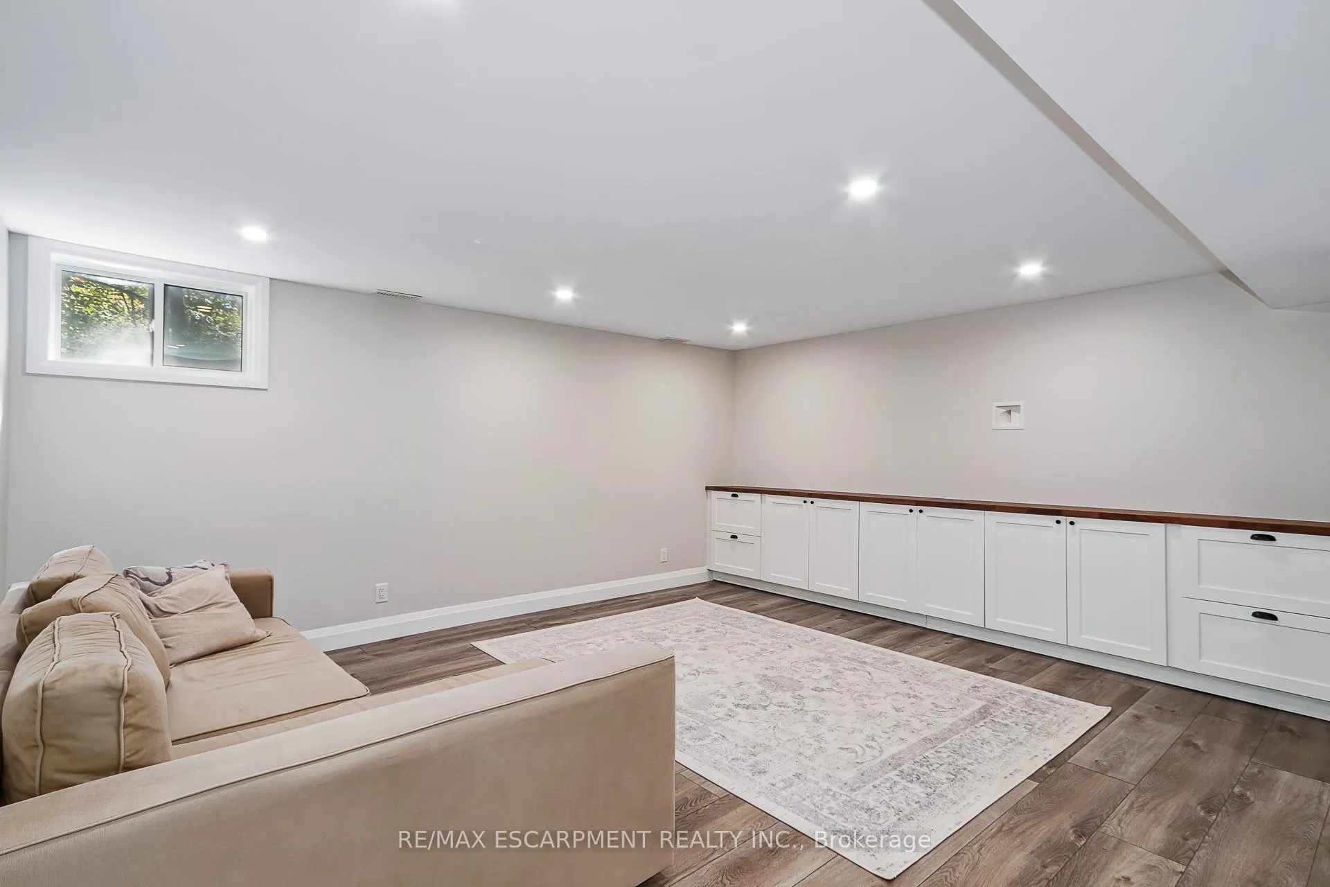 Photo 25 of 72 Silver Glen Boulevard, Collingwood — HOMEH