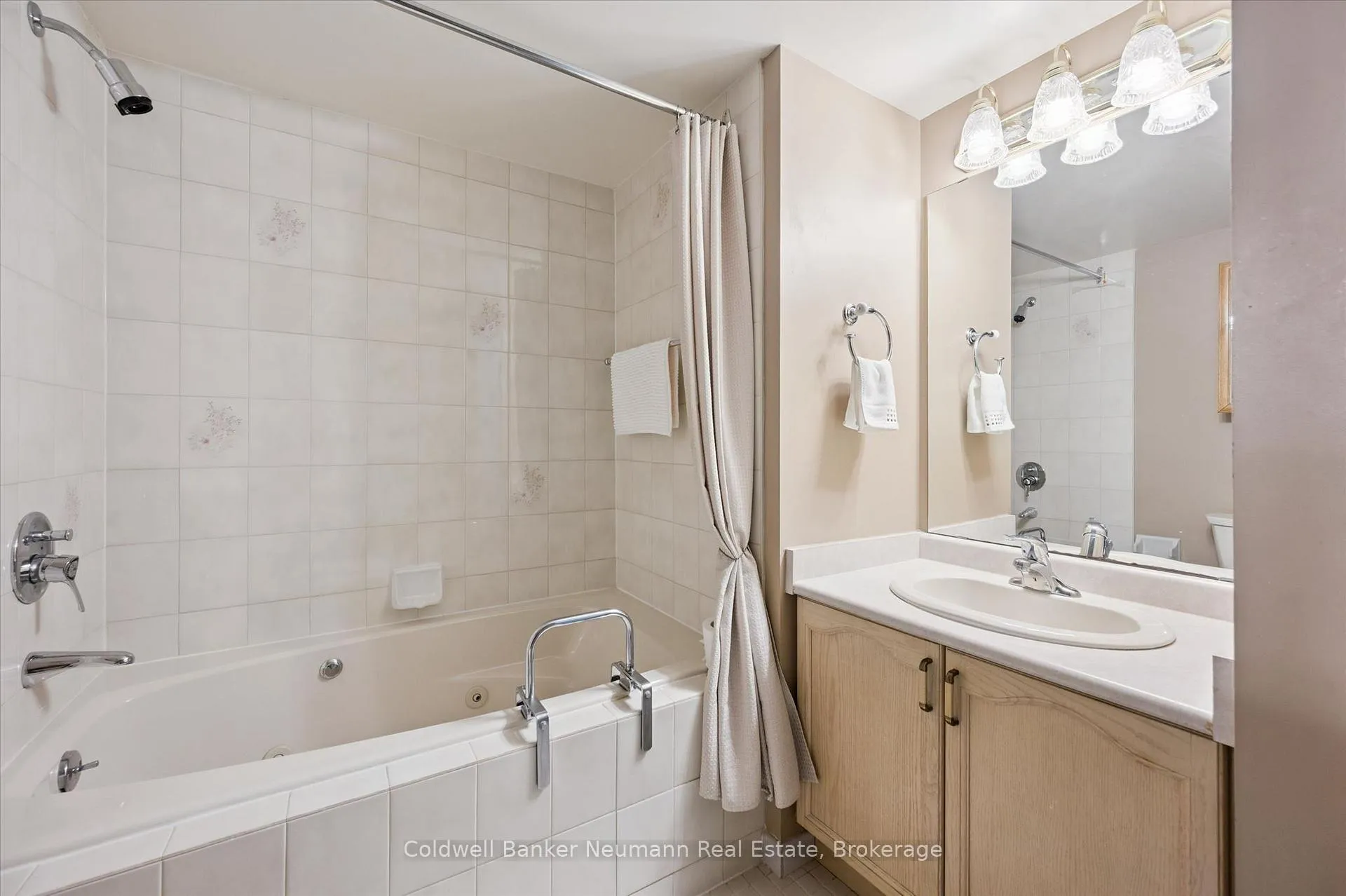 Photo 25 of Unit 1106, 237 King Street W, Cambridge, Preston North — HOMEH