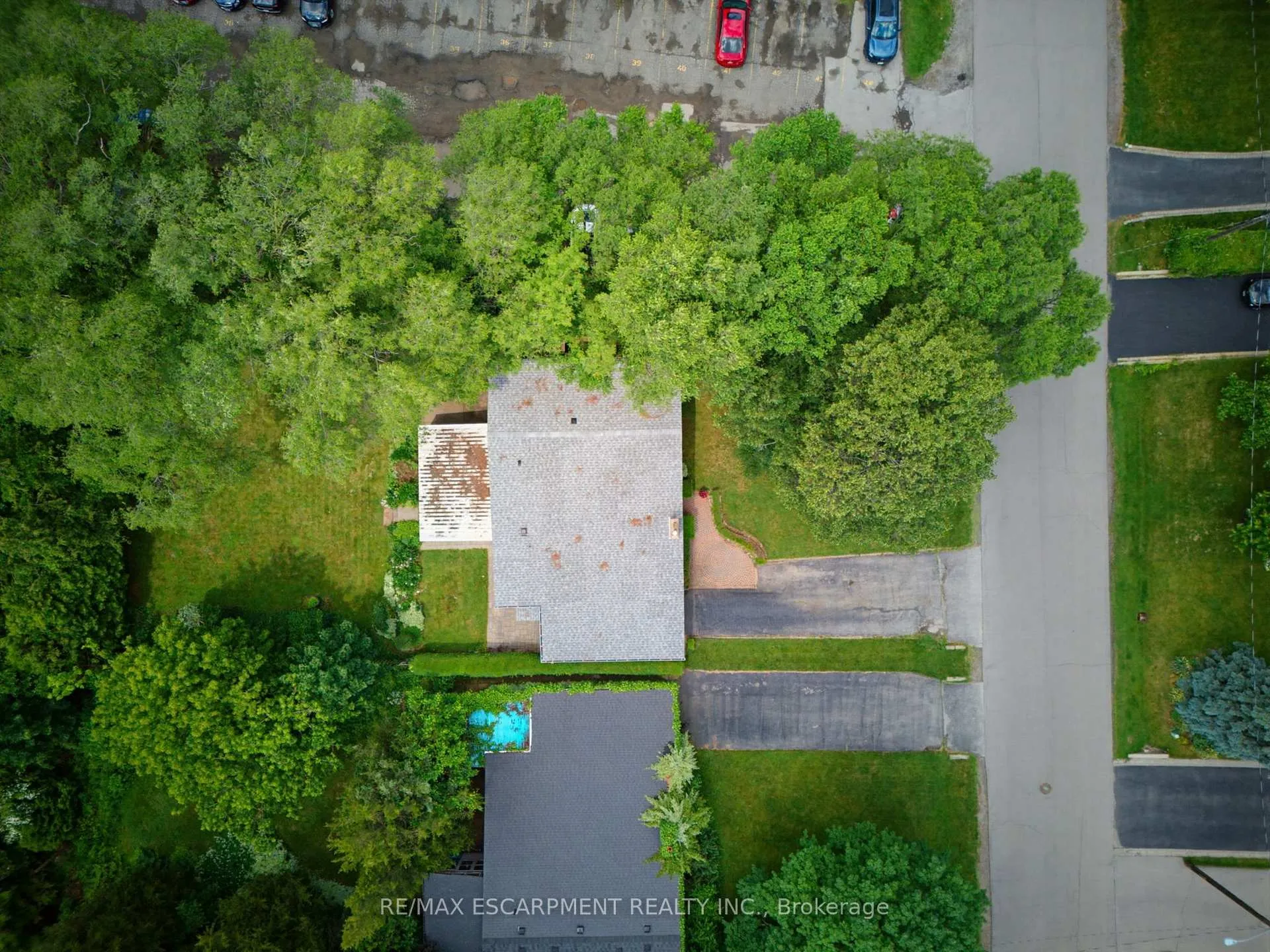 Photo 2 of 320 River Side Drive, Oakville, Central — HOMEH
