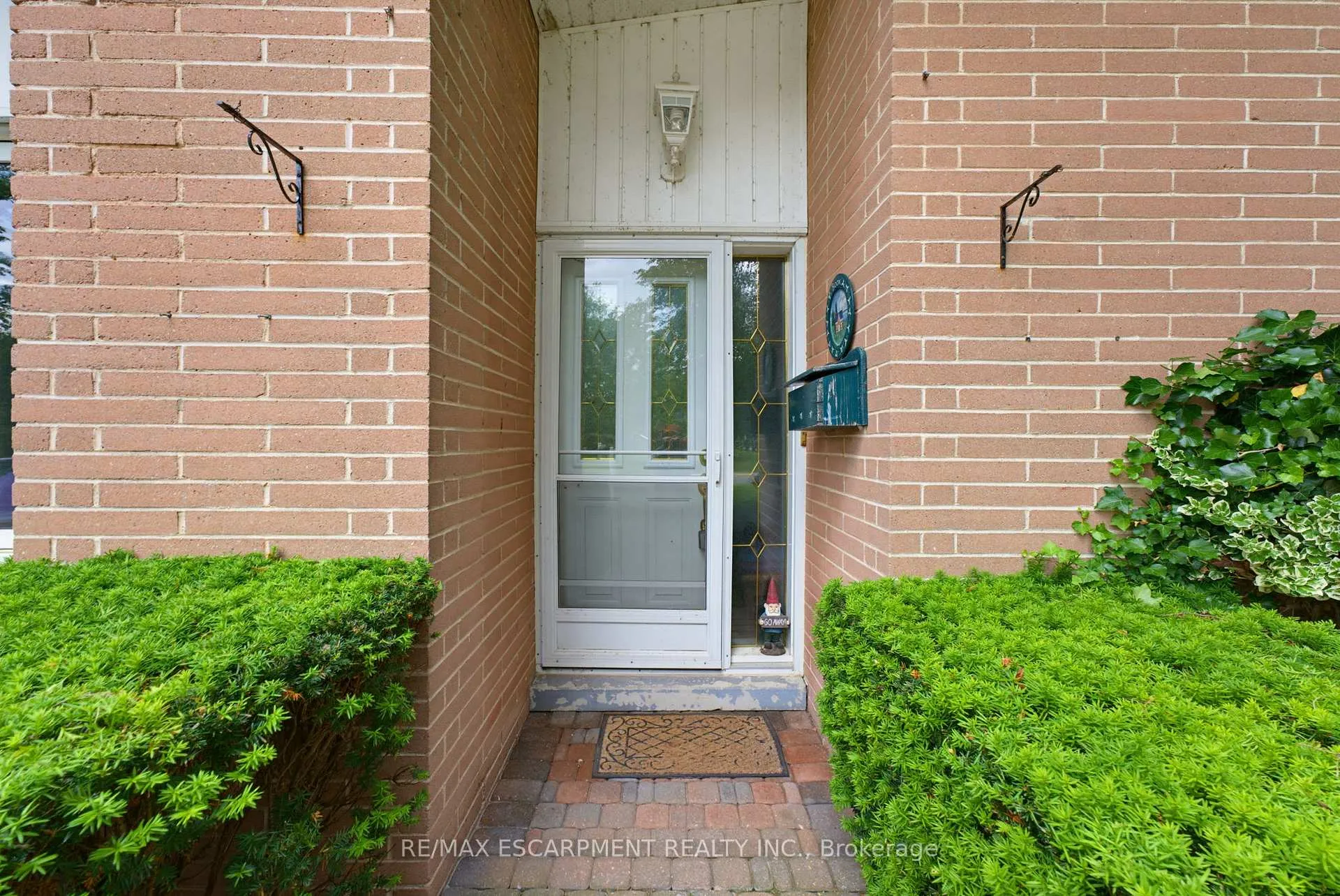 Photo 9 of 320 River Side Drive, Oakville, Central — HOMEH