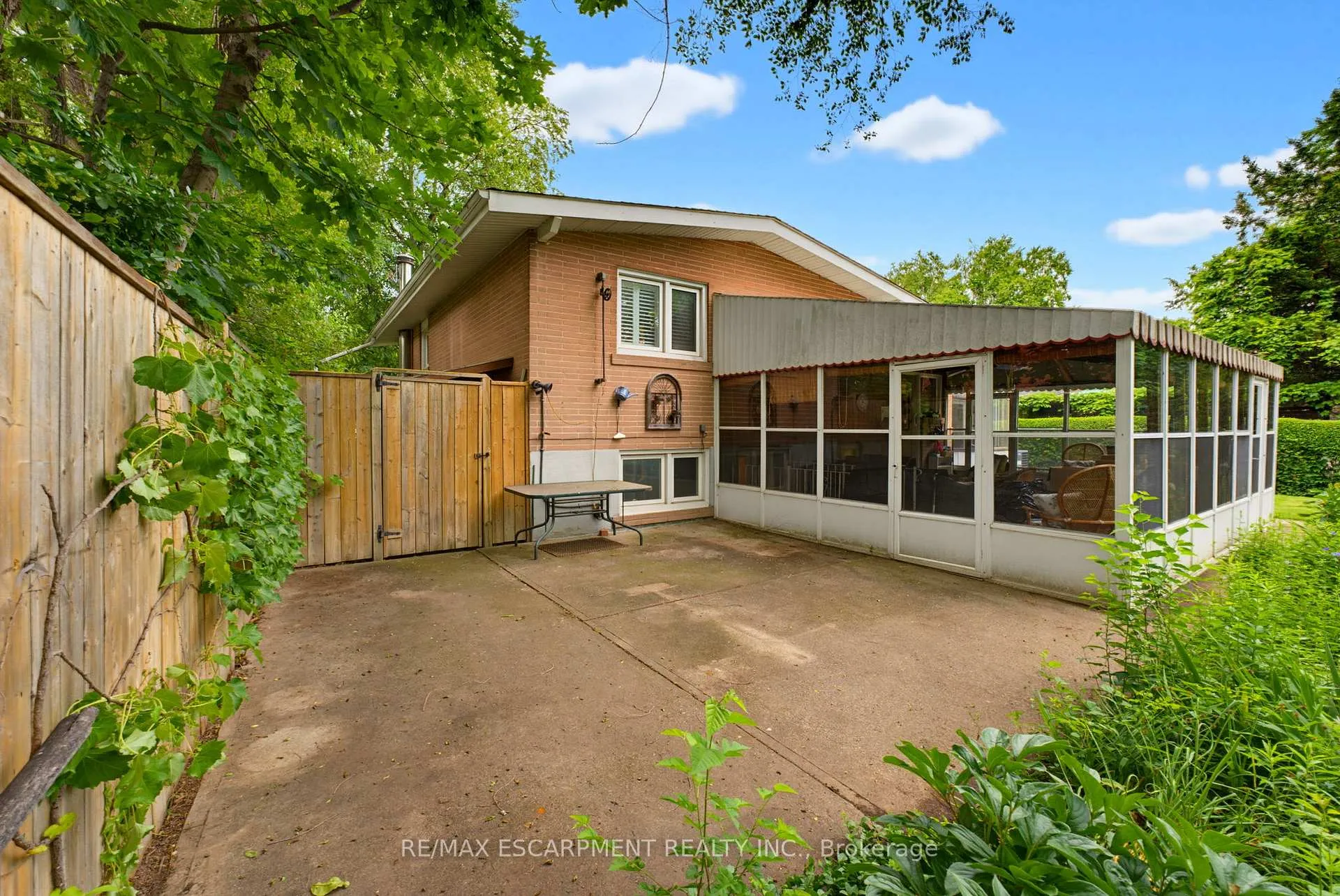 Photo 34 of 320 River Side Drive, Oakville, Central — HOMEH