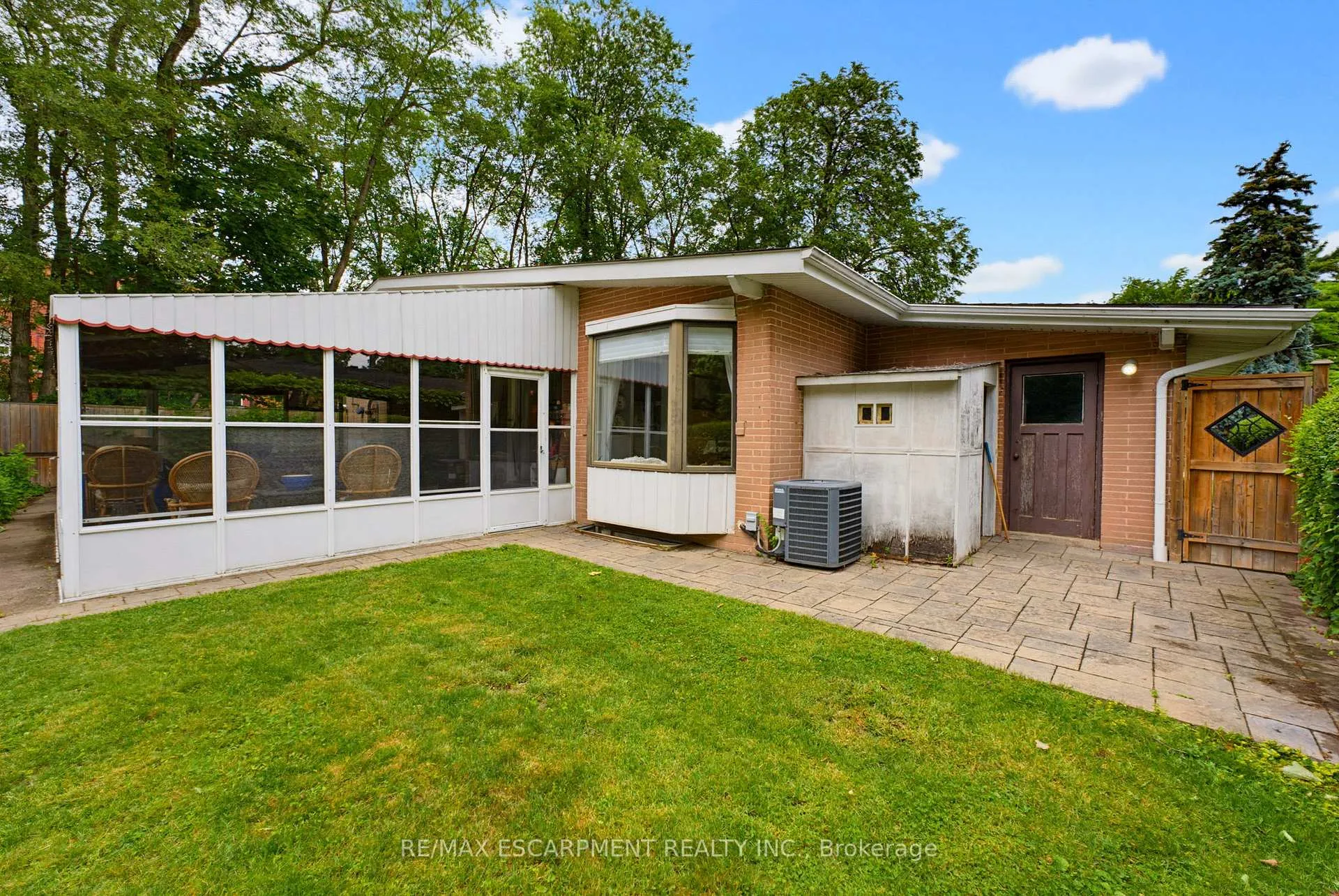 Photo 35 of 320 River Side Drive, Oakville, Central — HOMEH