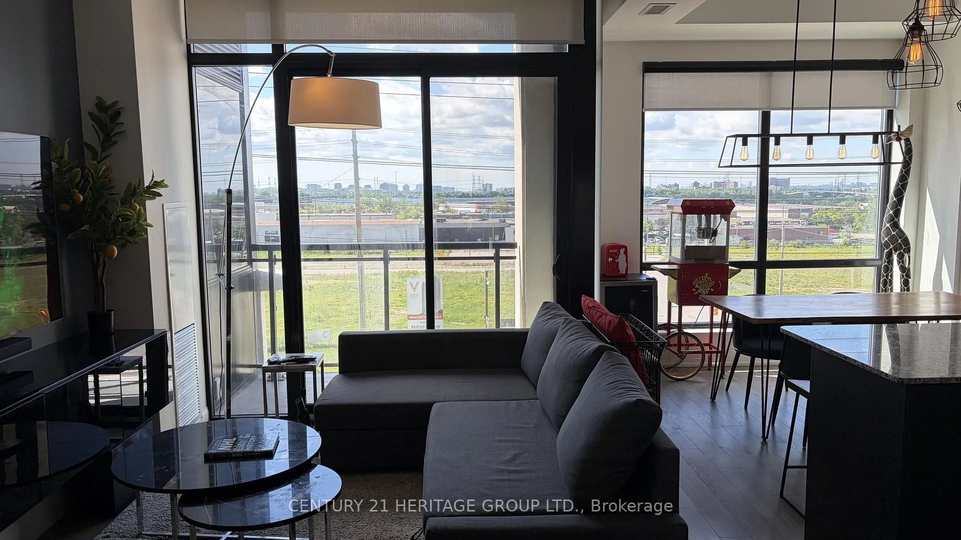 Photo 4 of Unit 510, 2910 Highway 7, Vaughan, Concord — HOMEH