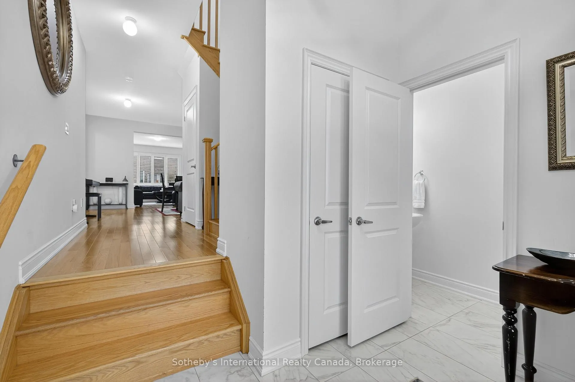 Photo 3 of 5 Middleton Drive, Wasaga Beach — HOMEH
