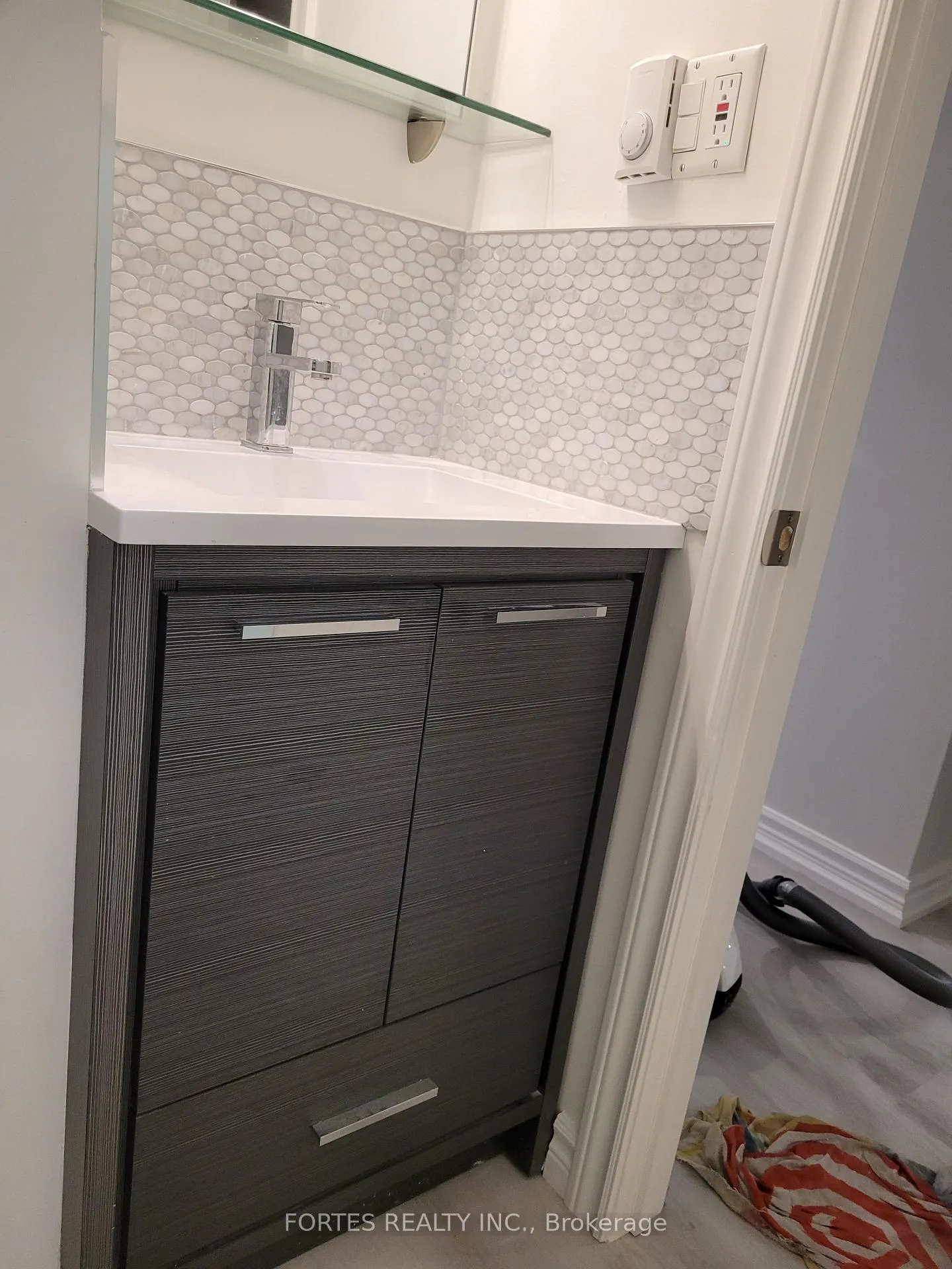 Photo 6 of Unit 1A, 62 High Park Boulevard, Toronto, High Park-Swansea — HOMEH