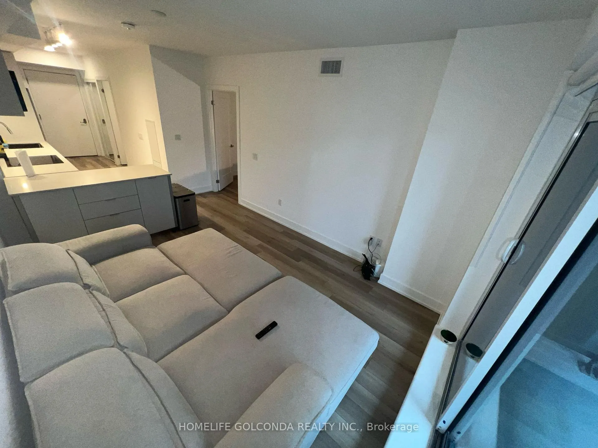 Photo 3 of Unit 901, 9 Clegg Road, Markham, Unionville — HOMEH
