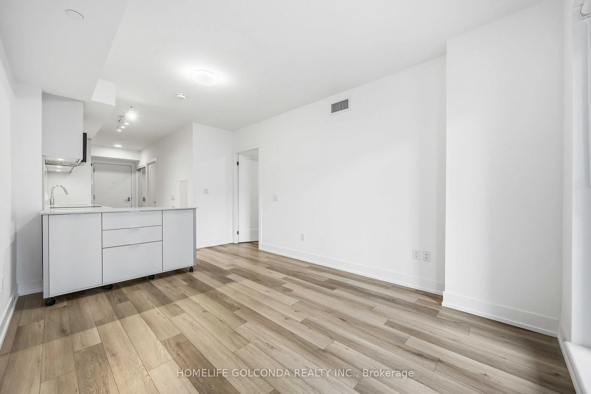 Photo 10 of Unit 901, 9 Clegg Road, Markham, Unionville — HOMEH