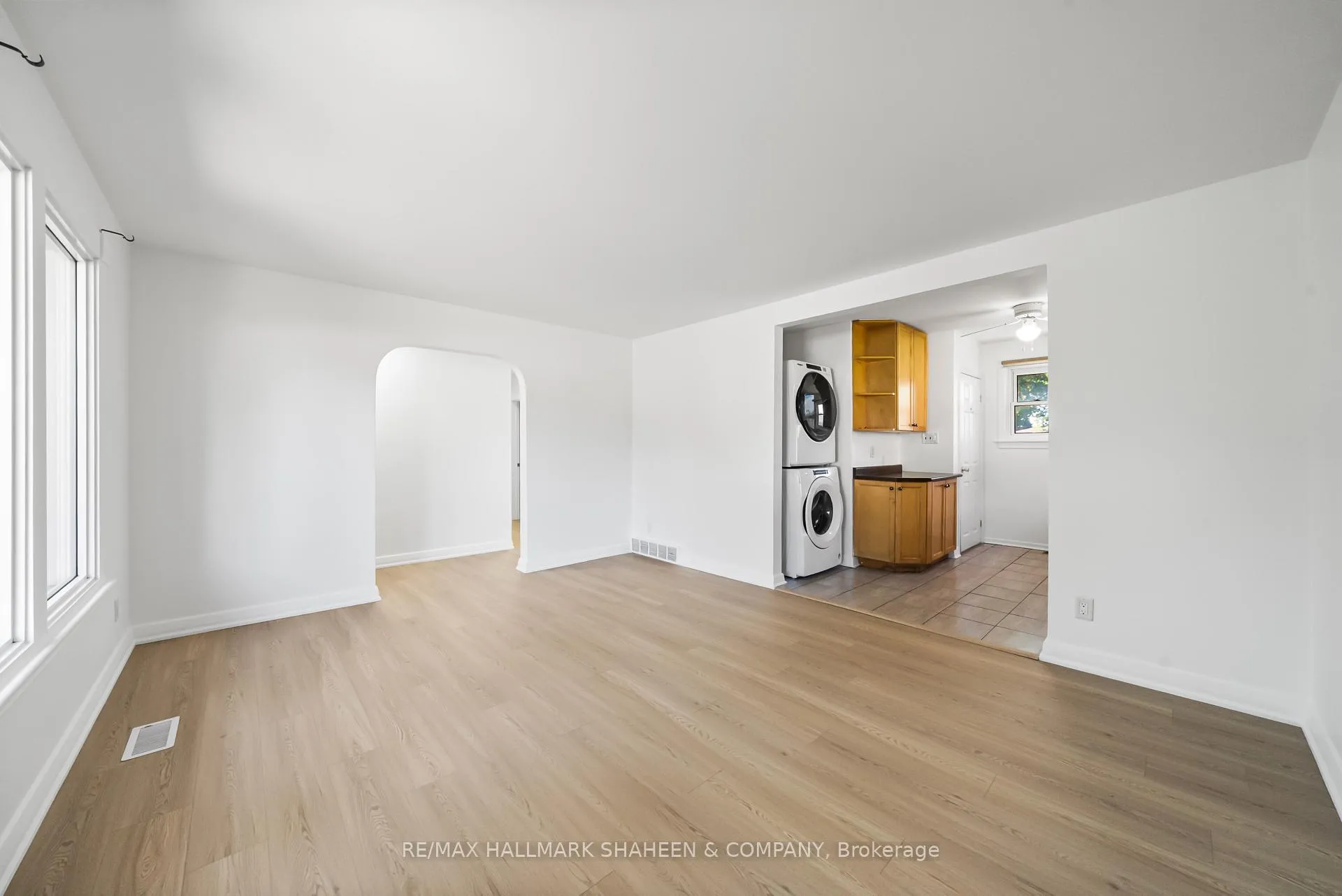 Photo 7 of 769 Tennyson Avenue, Oshawa, Donevan — HOMEH