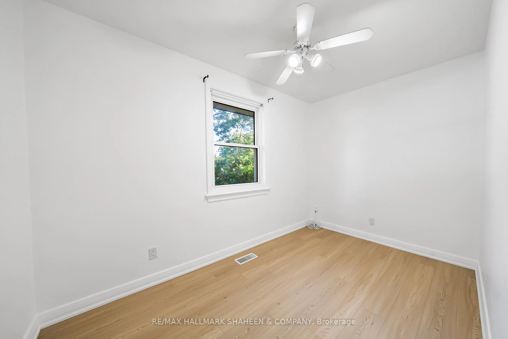 Photo 15 of 769 Tennyson Avenue, Oshawa, Donevan — HOMEH
