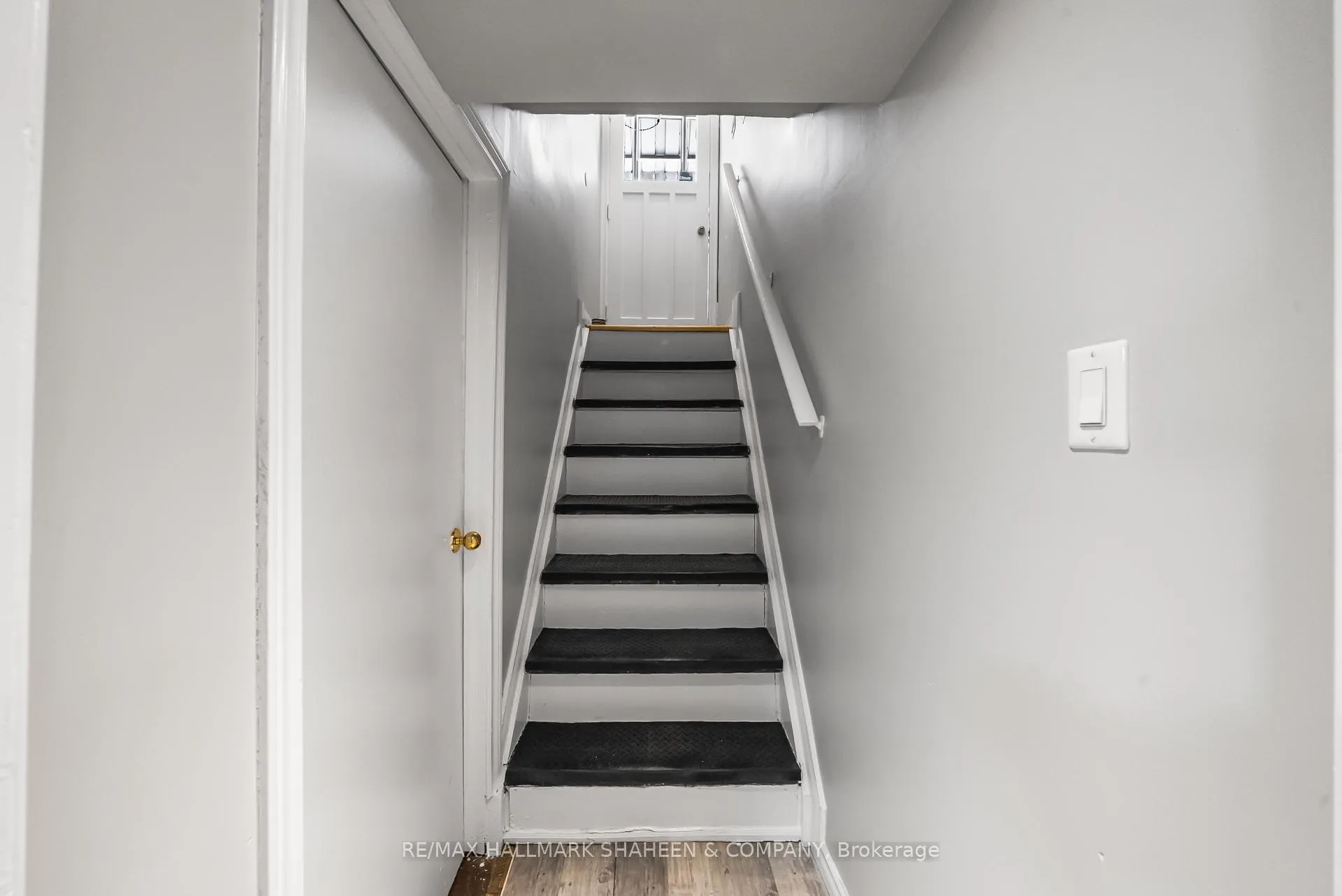 Photo 20 of 769 Tennyson Avenue, Oshawa, Donevan — HOMEH