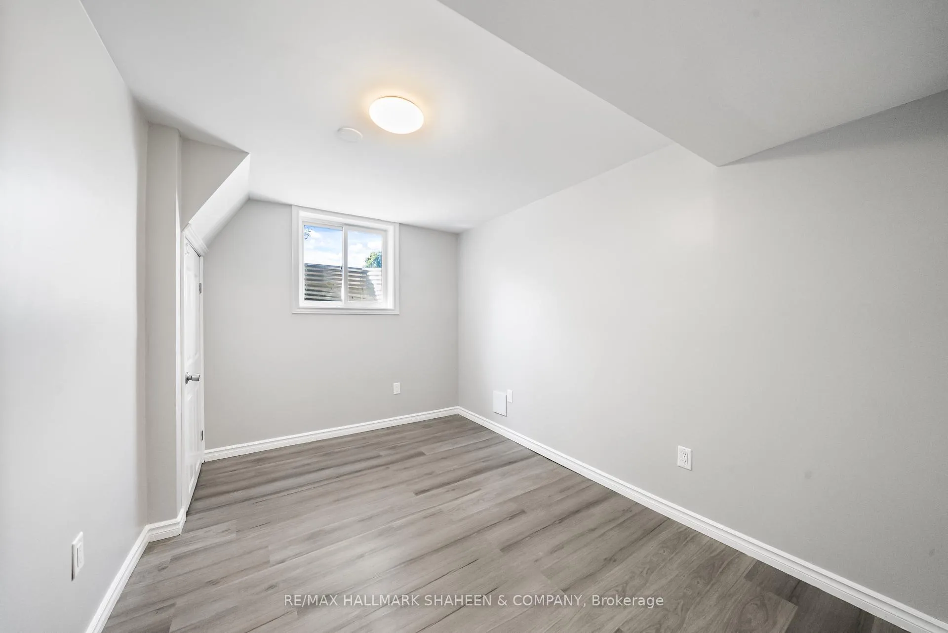 Photo 28 of 769 Tennyson Avenue, Oshawa, Donevan — HOMEH