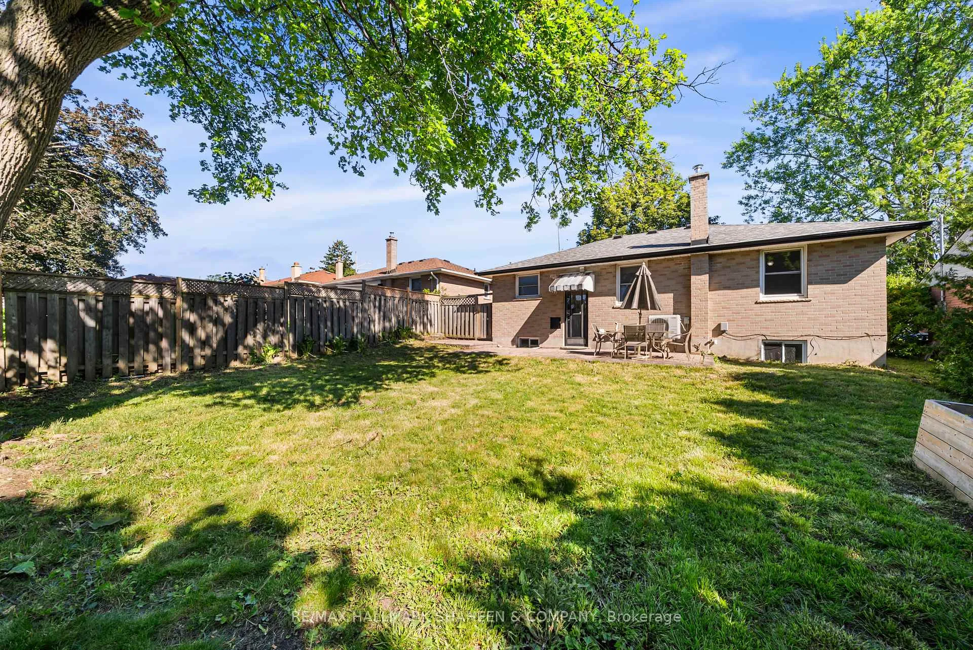 Photo 36 of 769 Tennyson Avenue, Oshawa, Donevan — HOMEH