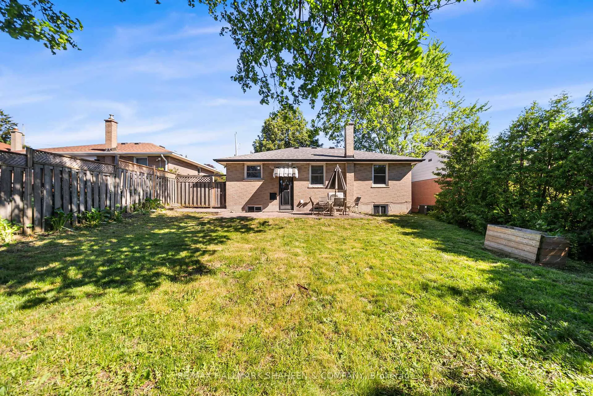 Photo 37 of 769 Tennyson Avenue, Oshawa, Donevan — HOMEH