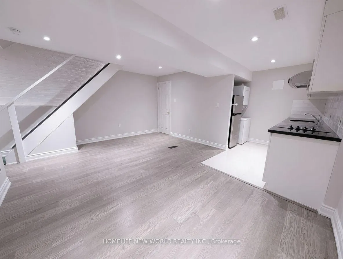 Photo 5 of Unit Lower, 10 Dixon Avenue, Toronto, The Beaches — HOMEH