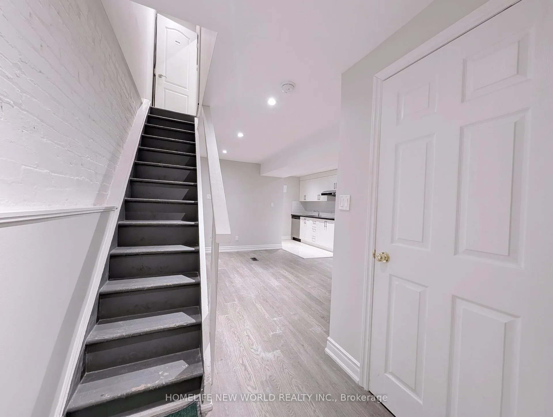 Photo 8 of Unit Lower, 10 Dixon Avenue, Toronto, The Beaches — HOMEH