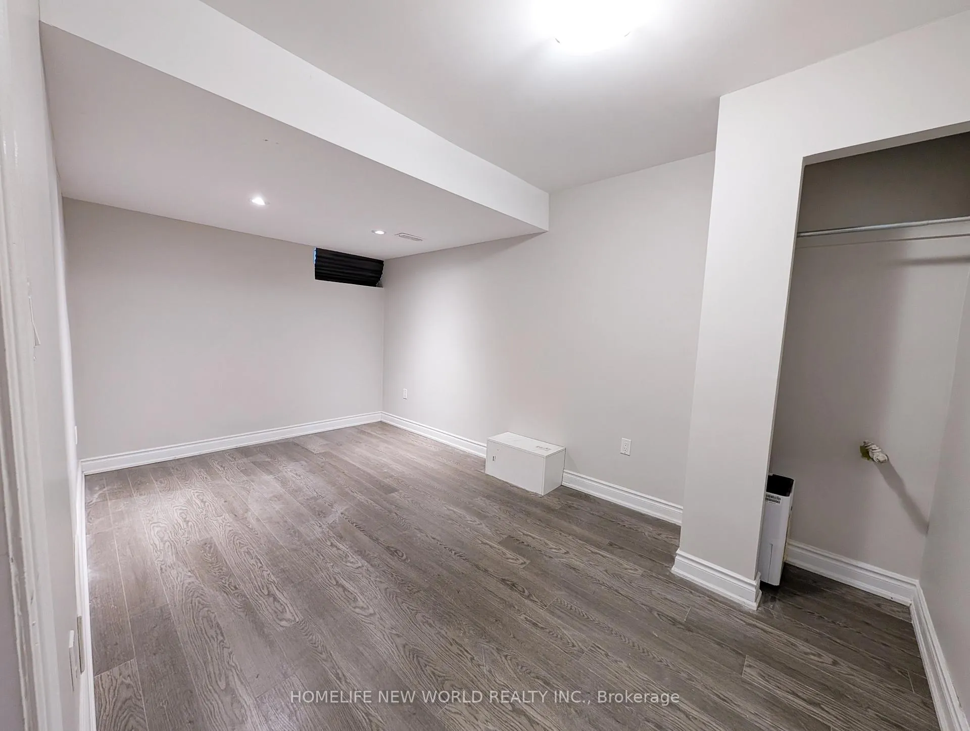 Photo 10 of Unit Lower, 10 Dixon Avenue, Toronto, The Beaches — HOMEH