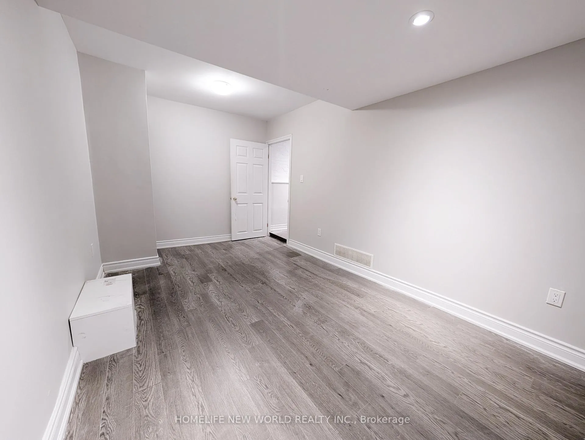 Photo 12 of Unit Lower, 10 Dixon Avenue, Toronto, The Beaches — HOMEH