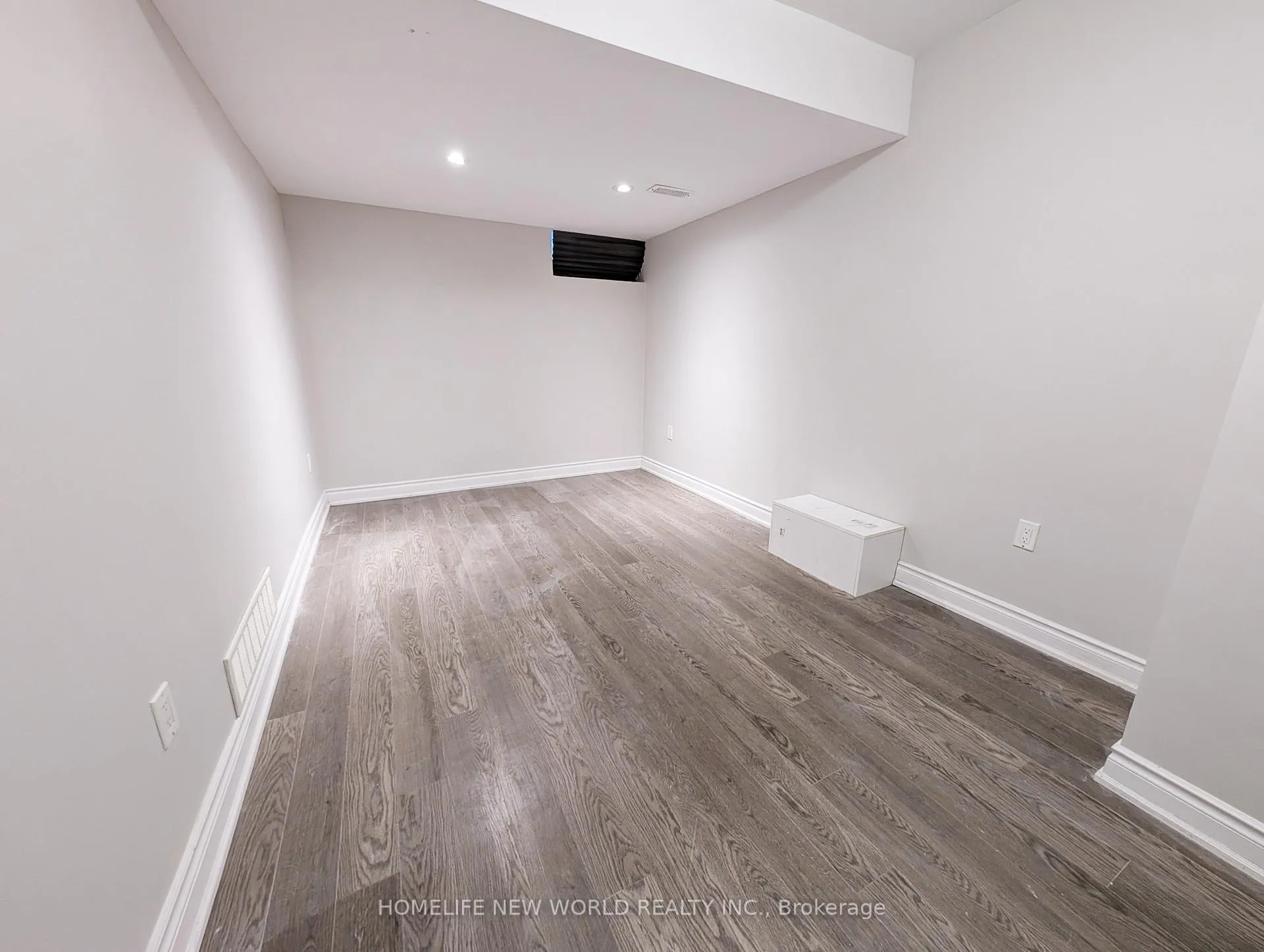 Photo 14 of Unit Lower, 10 Dixon Avenue, Toronto, The Beaches — HOMEH