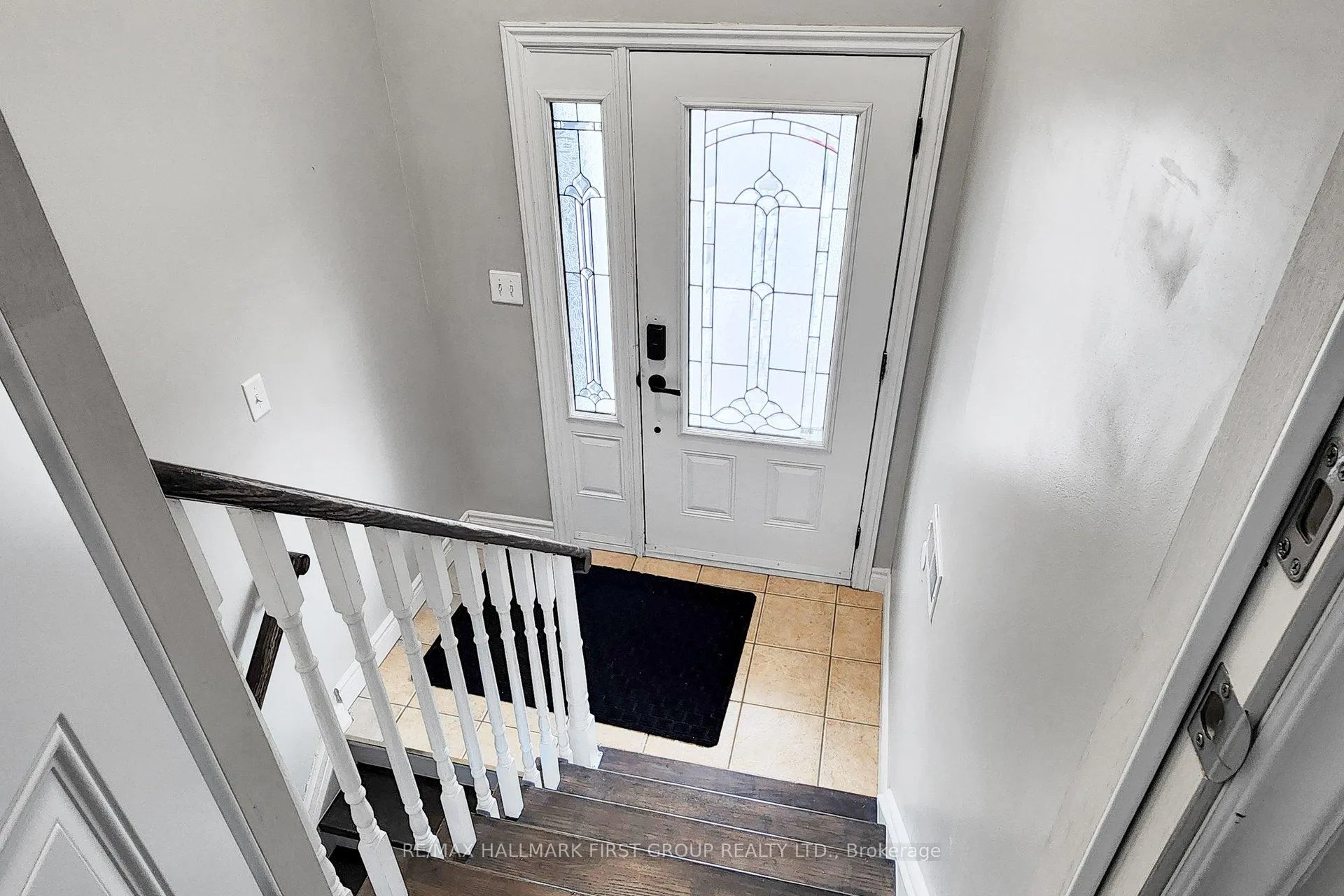 Photo 2 of Unit Upper, 1443 Connery Crescent, Oshawa, Lakeview — HOMEH