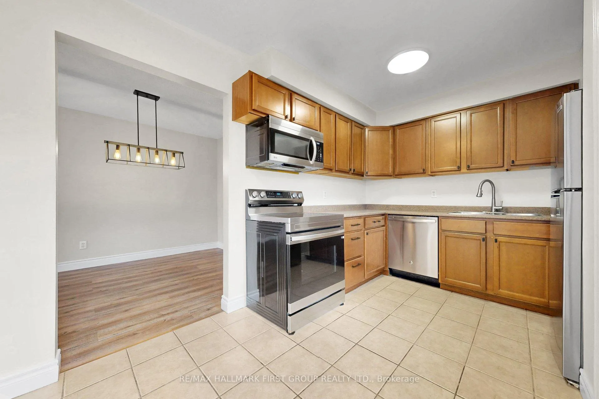 Photo 5 of Unit Upper, 1443 Connery Crescent, Oshawa, Lakeview — HOMEH