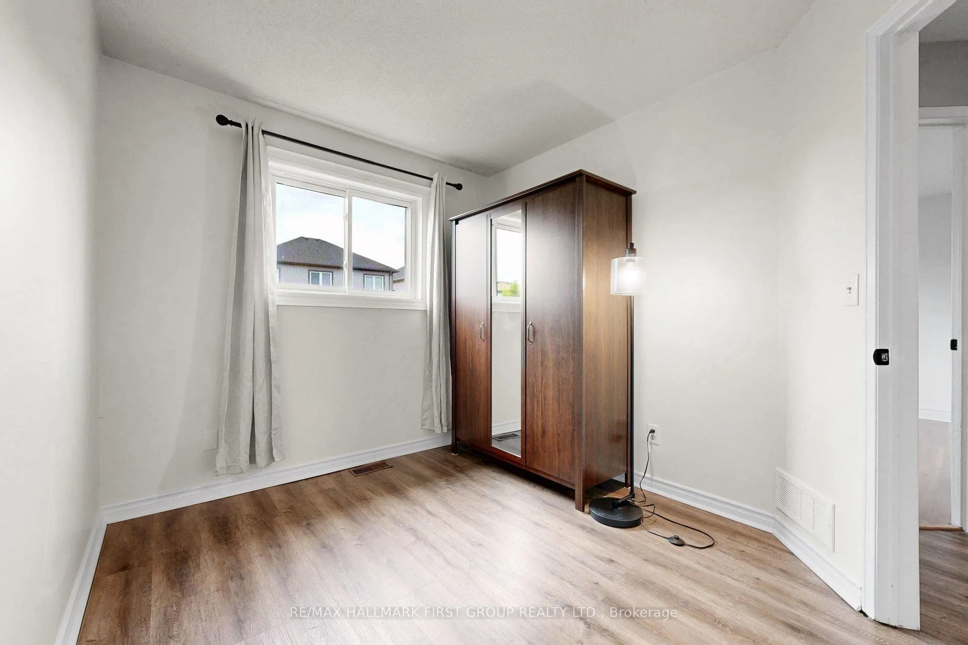 Photo 12 of Unit Upper, 1443 Connery Crescent, Oshawa, Lakeview — HOMEH