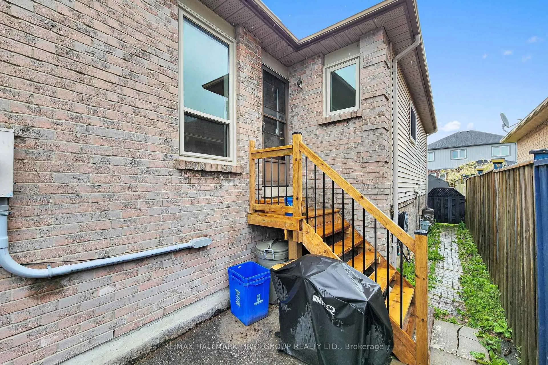 Photo 14 of Unit Upper, 1443 Connery Crescent, Oshawa, Lakeview — HOMEH
