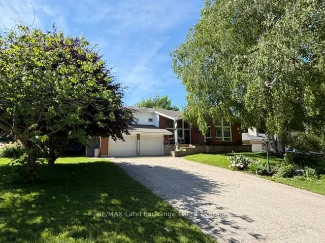 Photo 1 of 320 Summit Drive, North Huron, Wingham — HOMEH