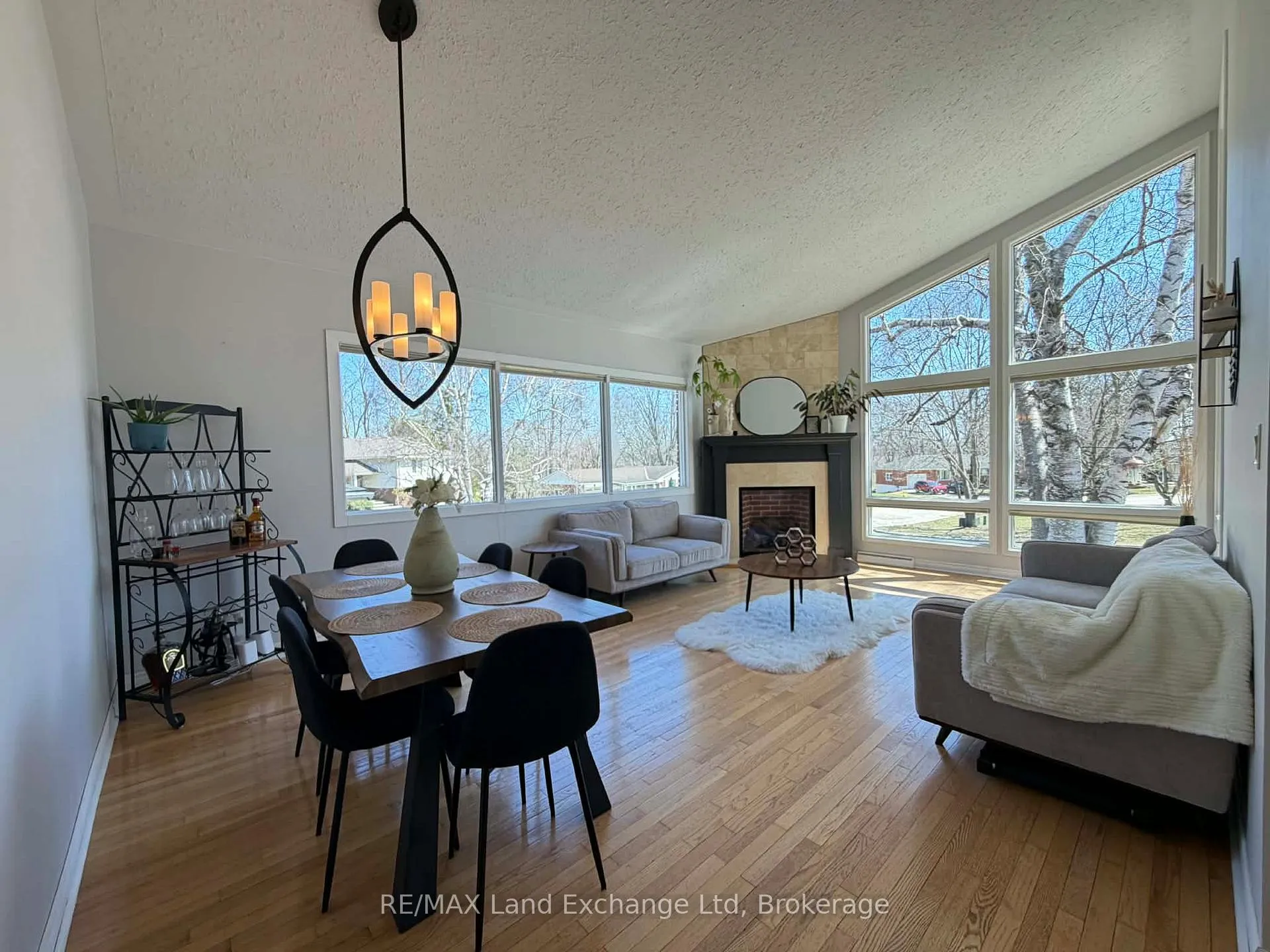 Photo 4 of 320 Summit Drive, North Huron, Wingham — HOMEH