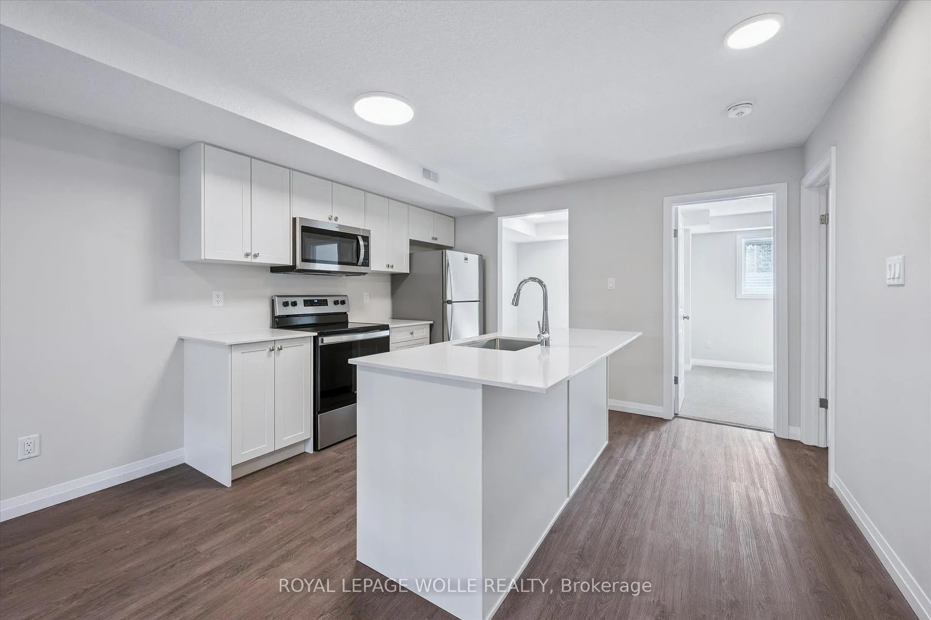 Photo 5 of Unit D13, 410 Northfield Drive W, Waterloo, Colonial Acres — HOMEH