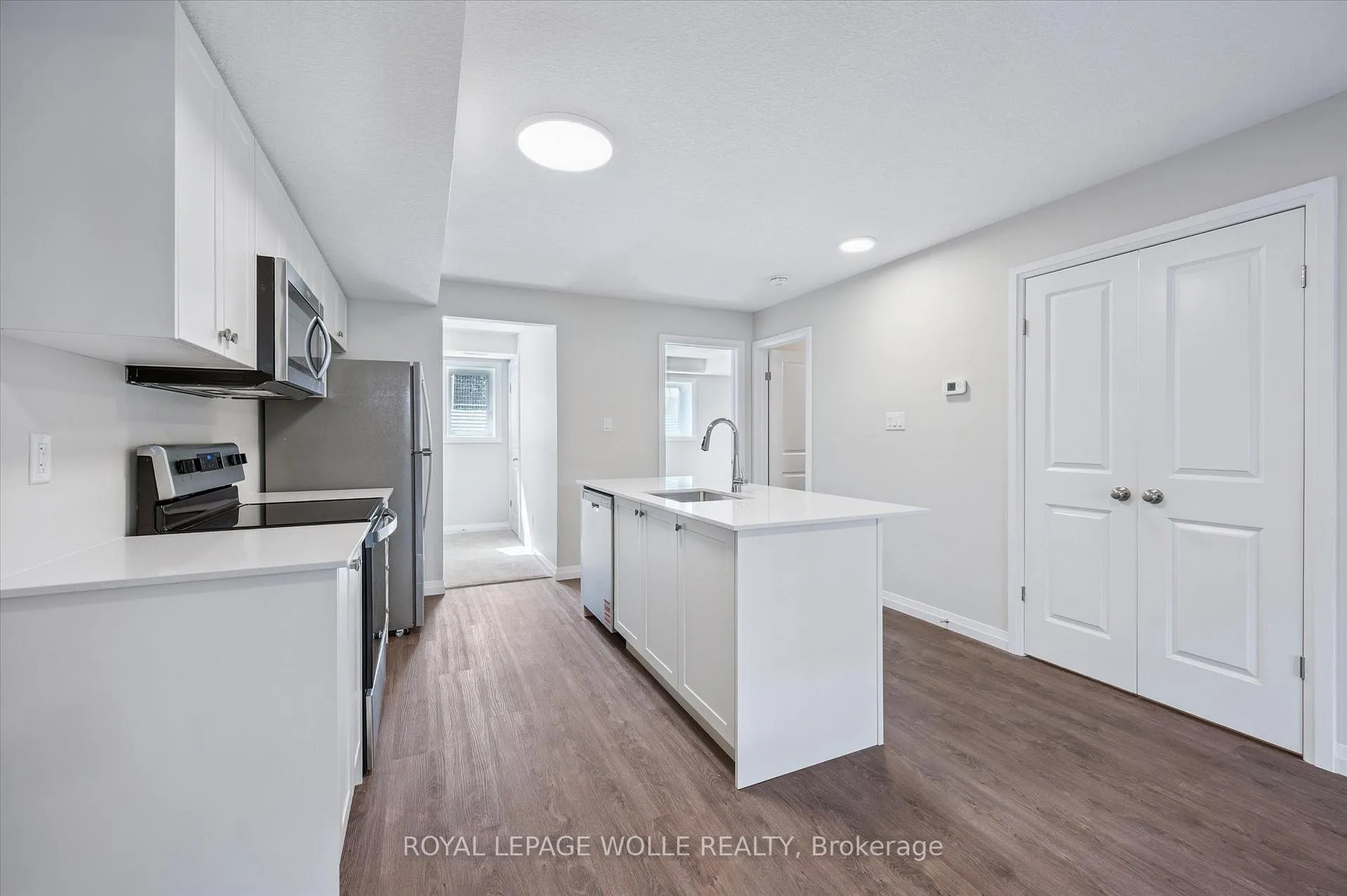 Photo 4 of Unit D13, 410 Northfield Drive W, Waterloo, Colonial Acres — HOMEH