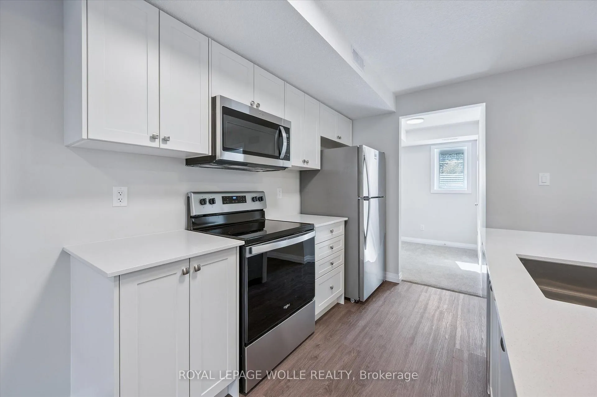 Photo 6 of Unit D13, 410 Northfield Drive W, Waterloo, Colonial Acres — HOMEH