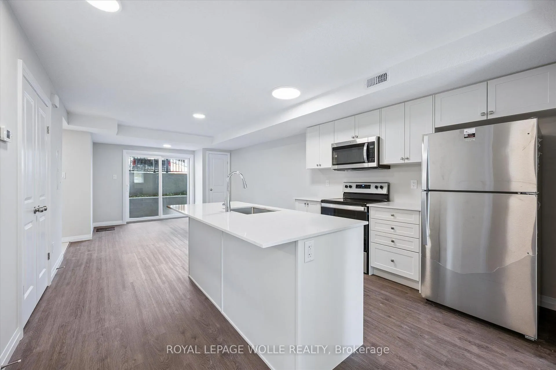 Photo 7 of Unit D13, 410 Northfield Drive W, Waterloo, Colonial Acres — HOMEH