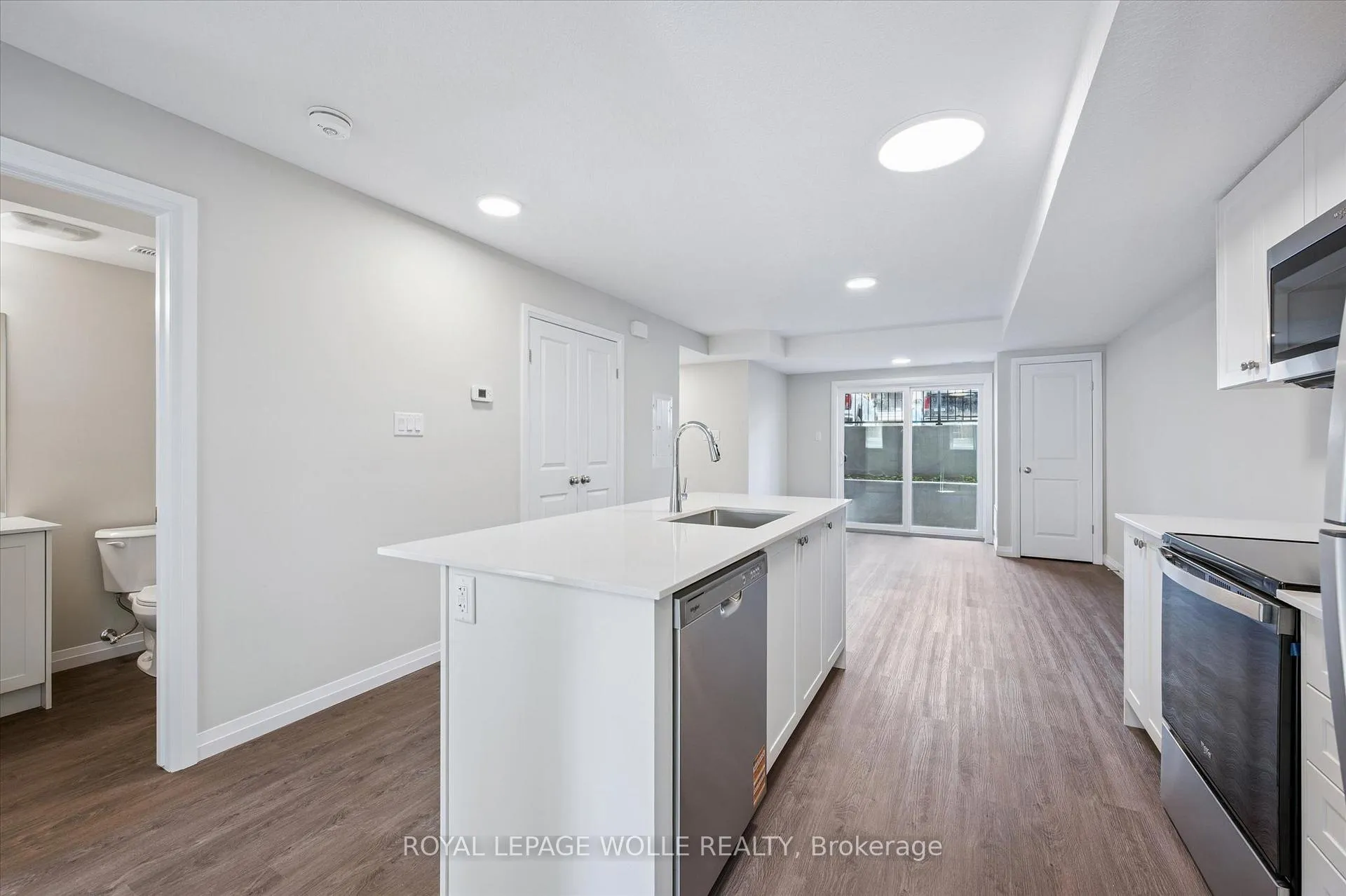 Photo 8 of Unit D13, 410 Northfield Drive W, Waterloo, Colonial Acres — HOMEH