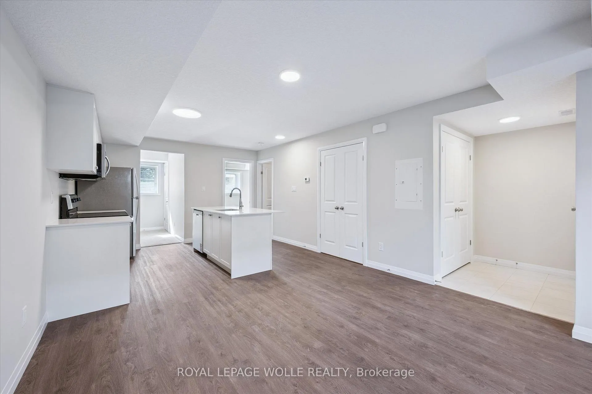 Photo 12 of Unit D13, 410 Northfield Drive W, Waterloo, Colonial Acres — HOMEH