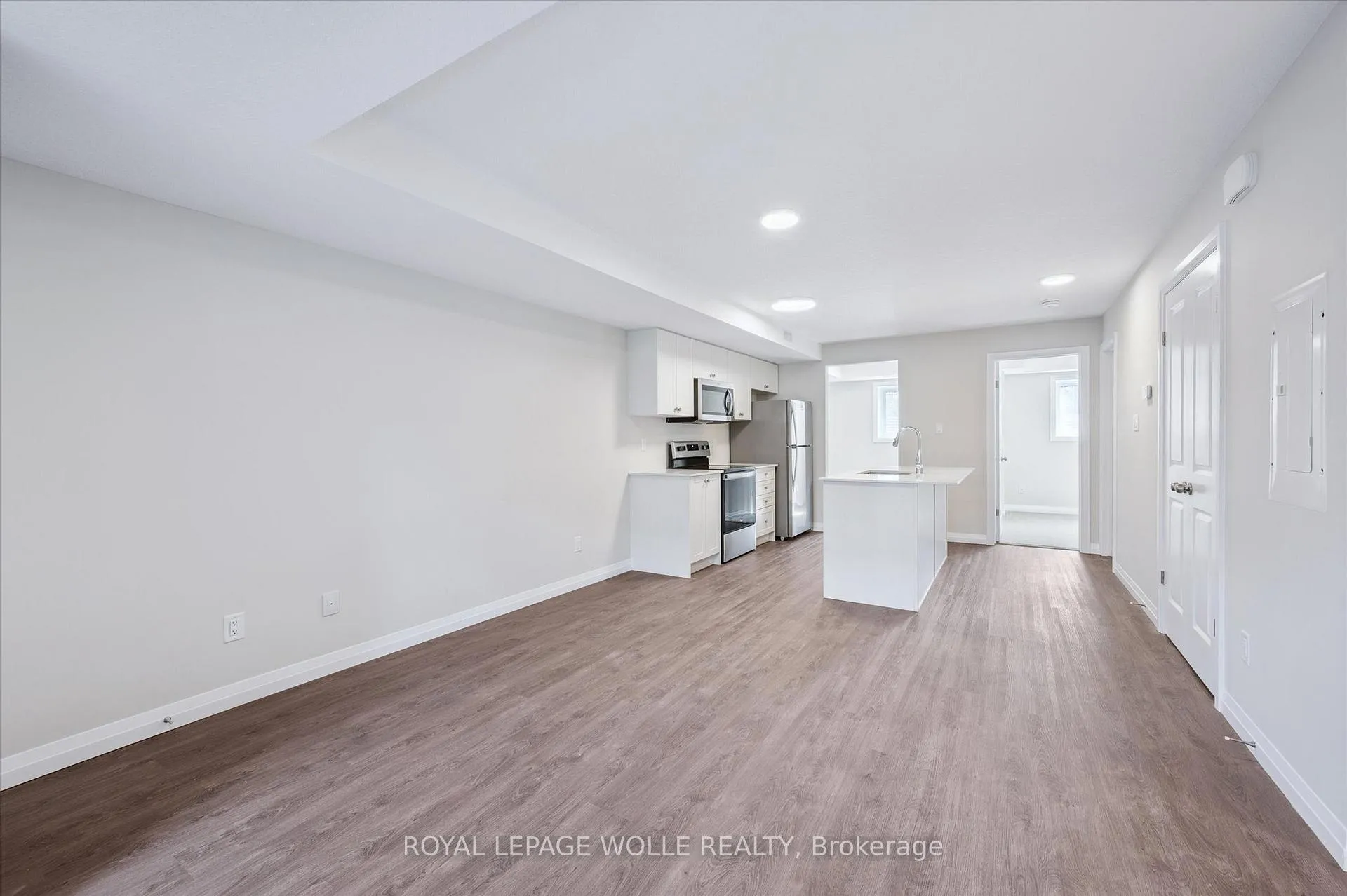 Photo 13 of Unit D13, 410 Northfield Drive W, Waterloo, Colonial Acres — HOMEH