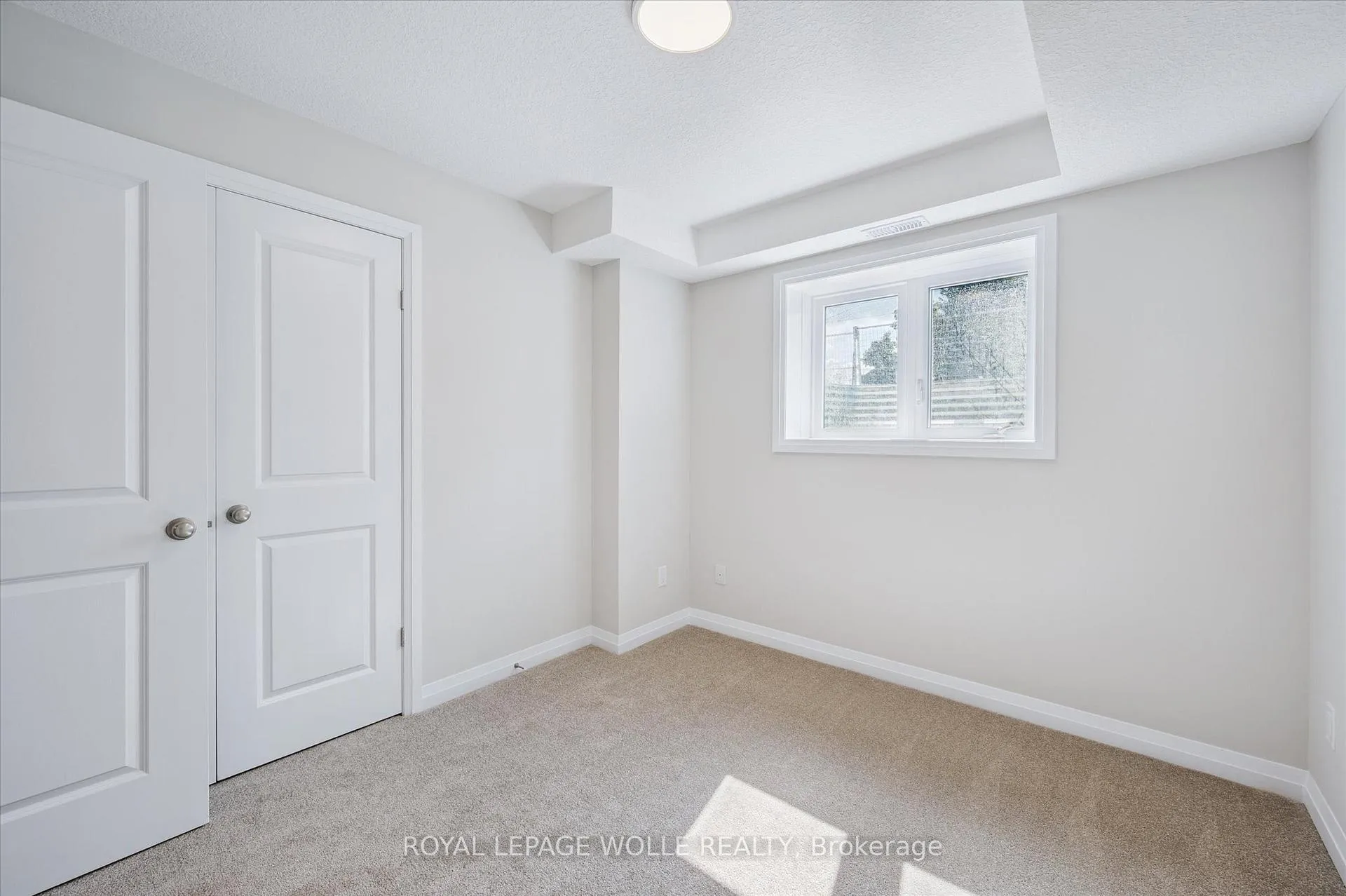 Photo 15 of Unit D13, 410 Northfield Drive W, Waterloo, Colonial Acres — HOMEH