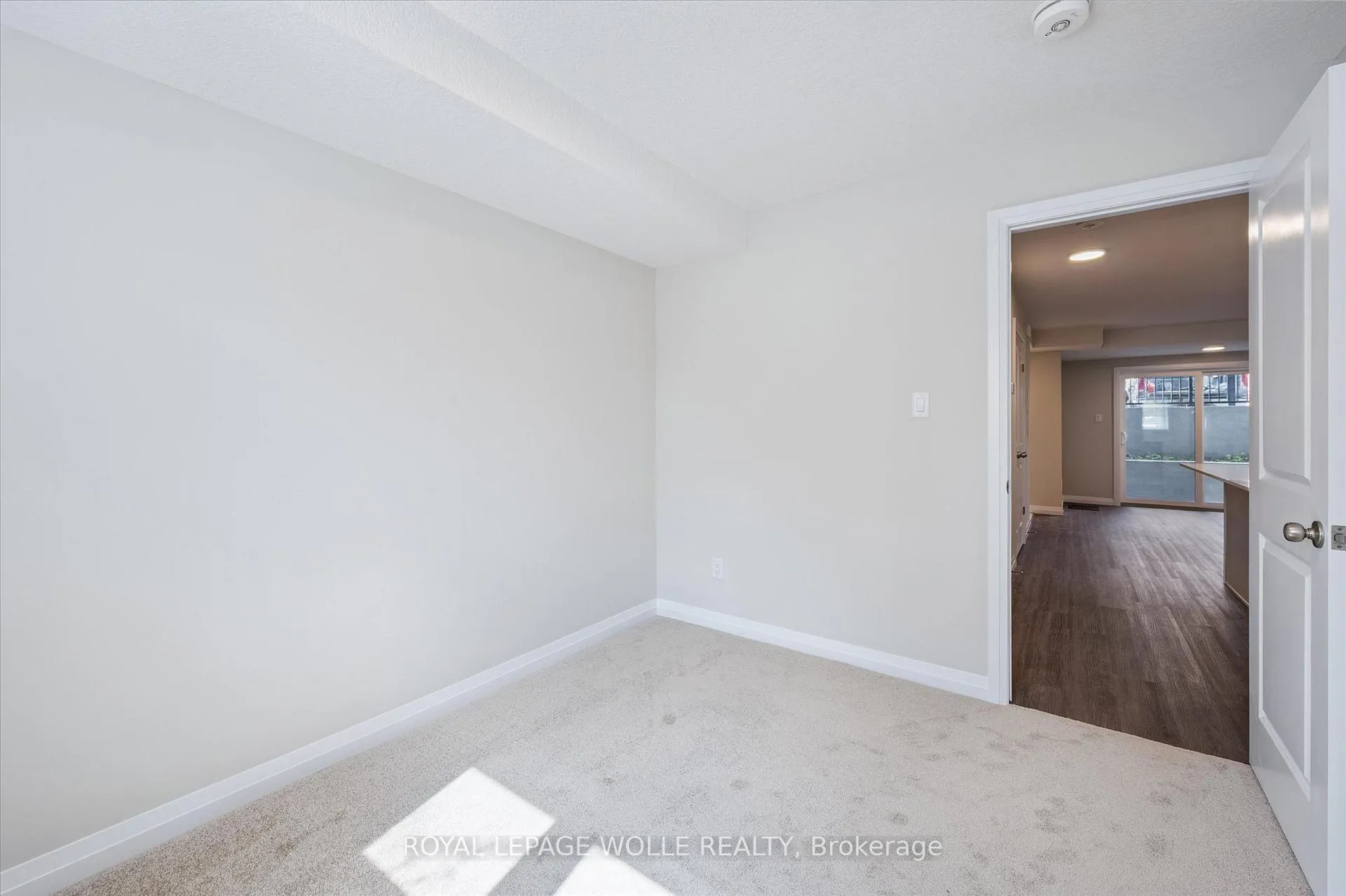 Photo 16 of Unit D13, 410 Northfield Drive W, Waterloo, Colonial Acres — HOMEH