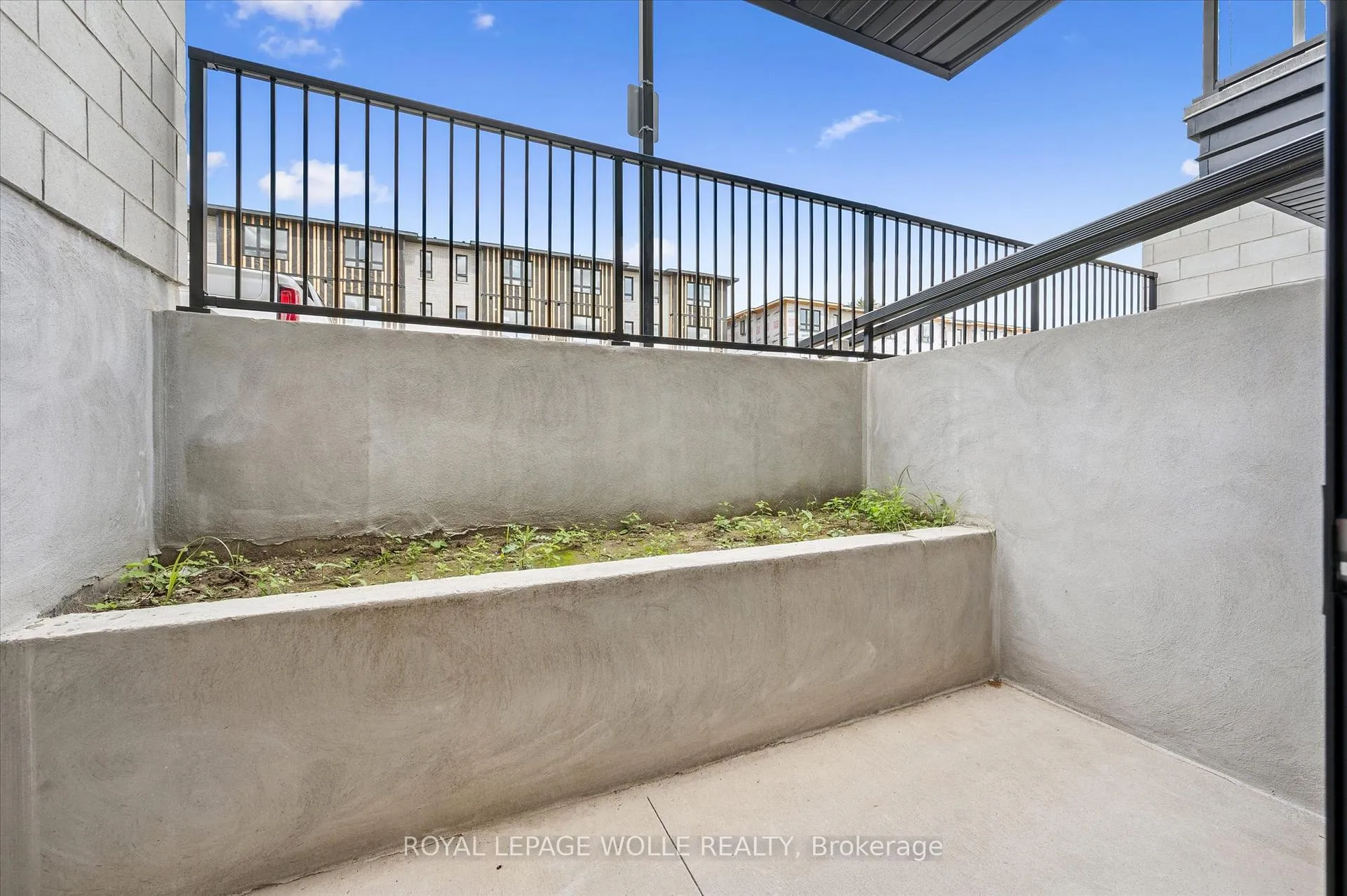 Photo 23 of Unit D13, 410 Northfield Drive W, Waterloo, Colonial Acres — HOMEH