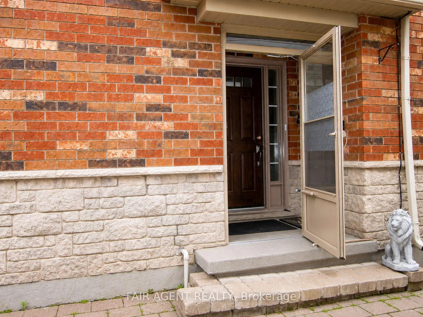 Photo 3 of 28 Elderberry Avenue, Grimsby, Grimsby West — HOMEH
