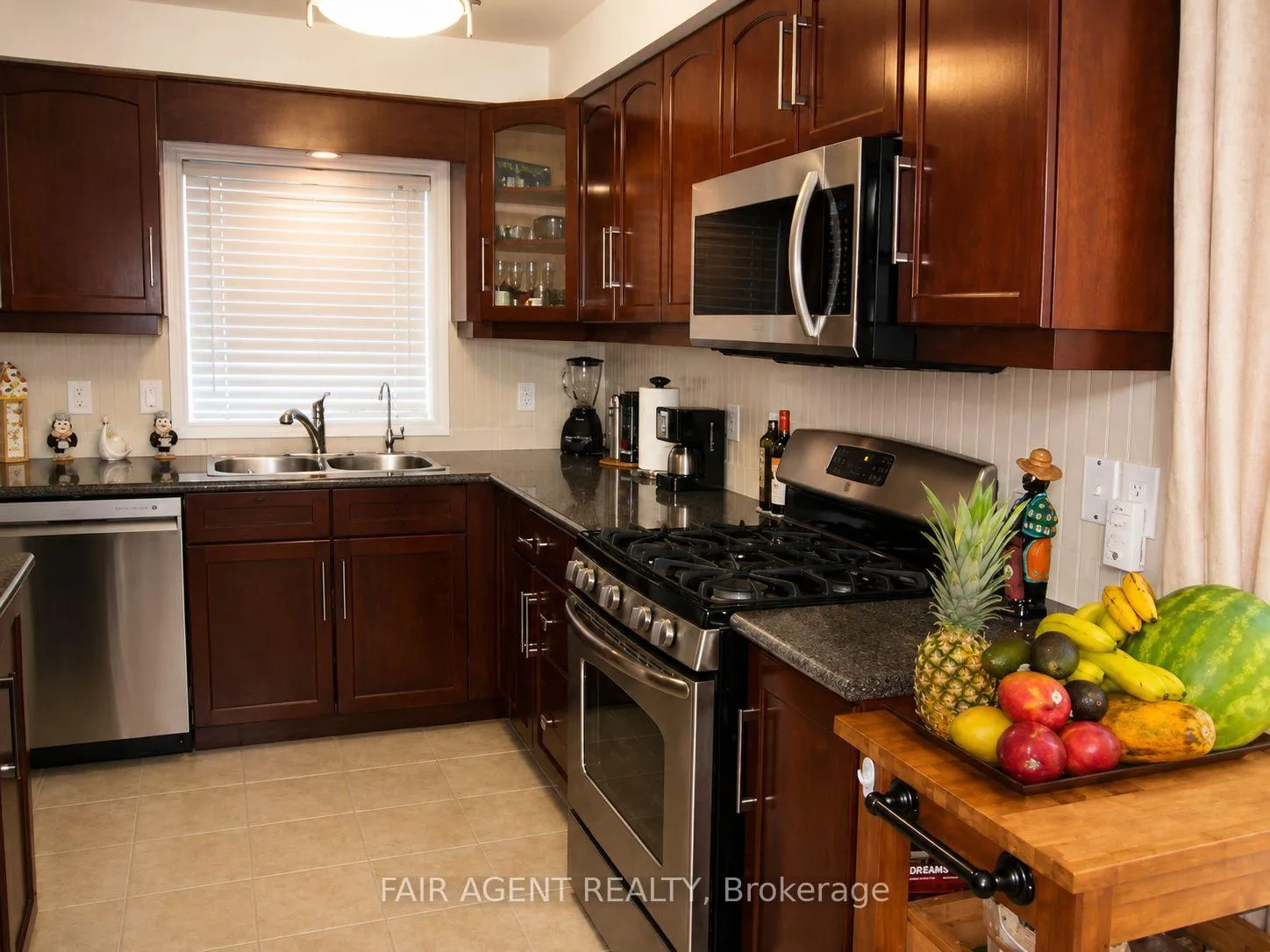 Photo 6 of 28 Elderberry Avenue, Grimsby, Grimsby West — HOMEH