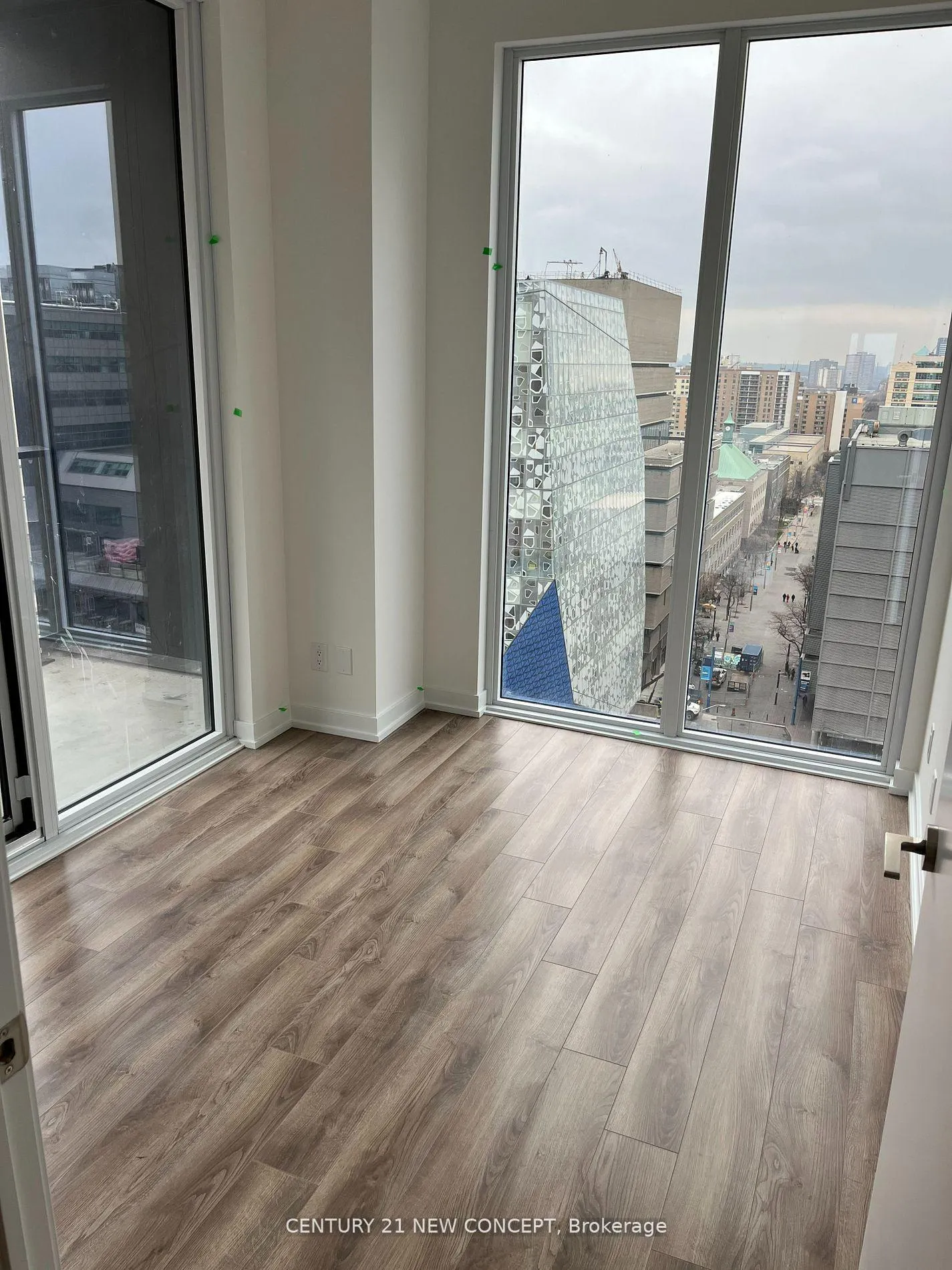 Photo 2 of Unit 1202, 20 Edward Street, Toronto, Bay Street Corridor — HOMEH