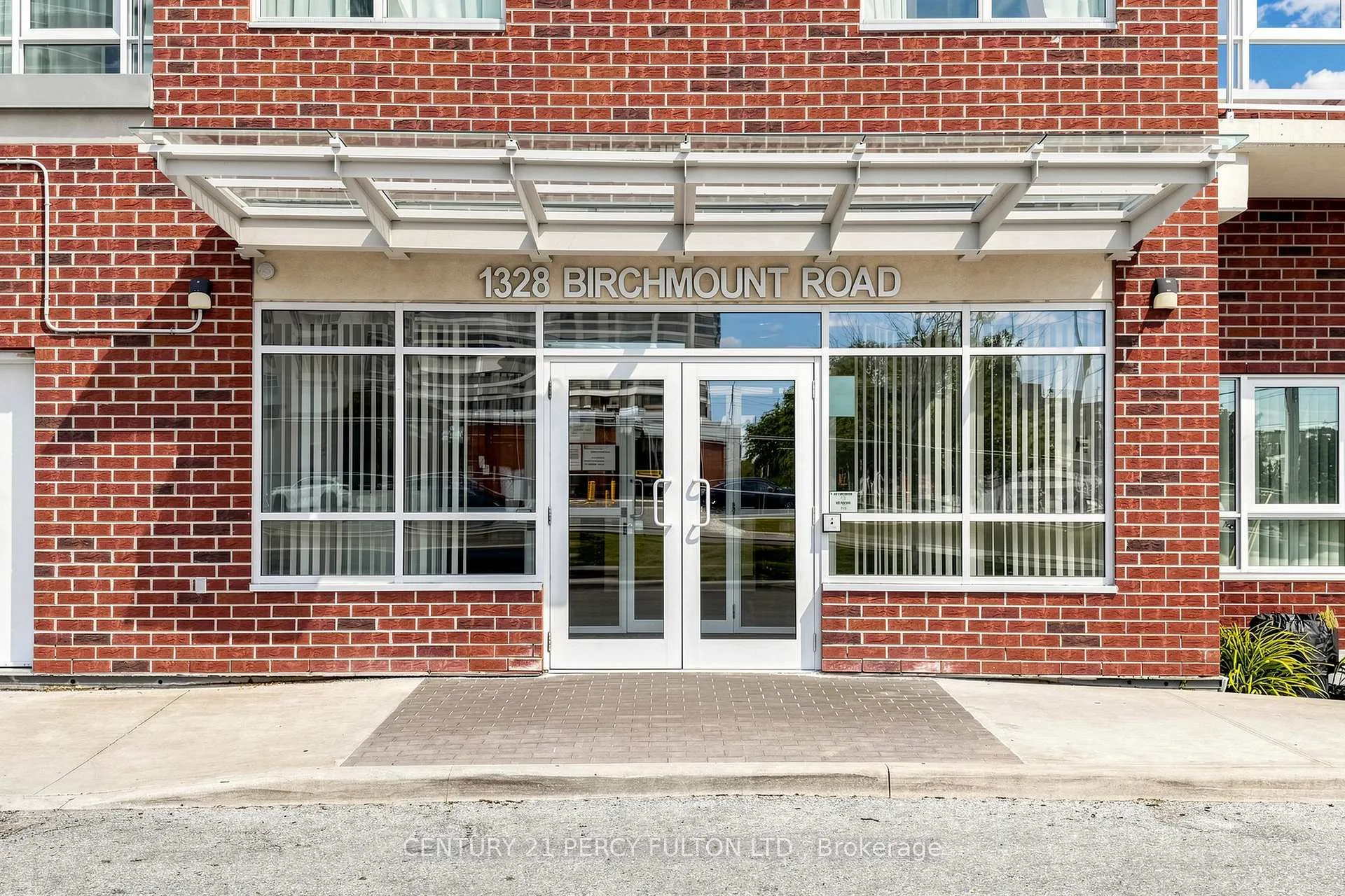 Front of Unit 802, 1328 Birchmount Road