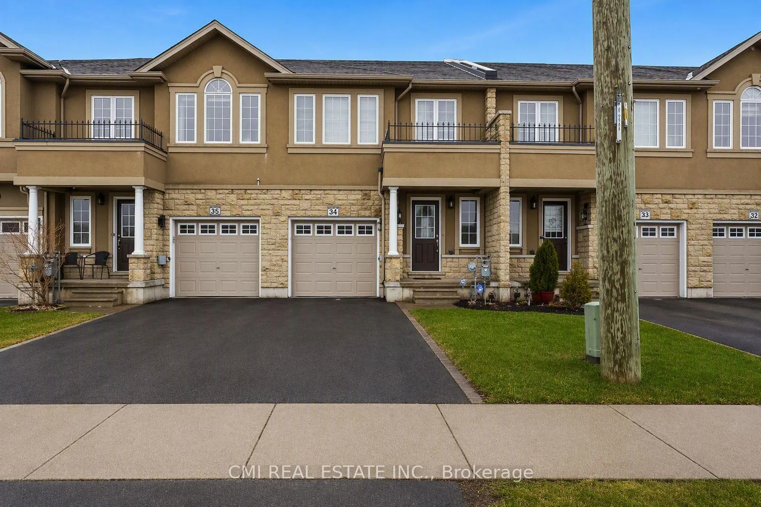 Photo 3 of 93 Penny Lane, Hamilton, Stoney Creek — HOMEH