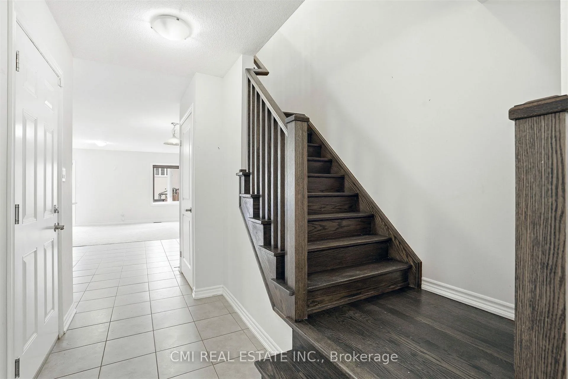 Photo 5 of 93 Penny Lane, Hamilton, Stoney Creek — HOMEH